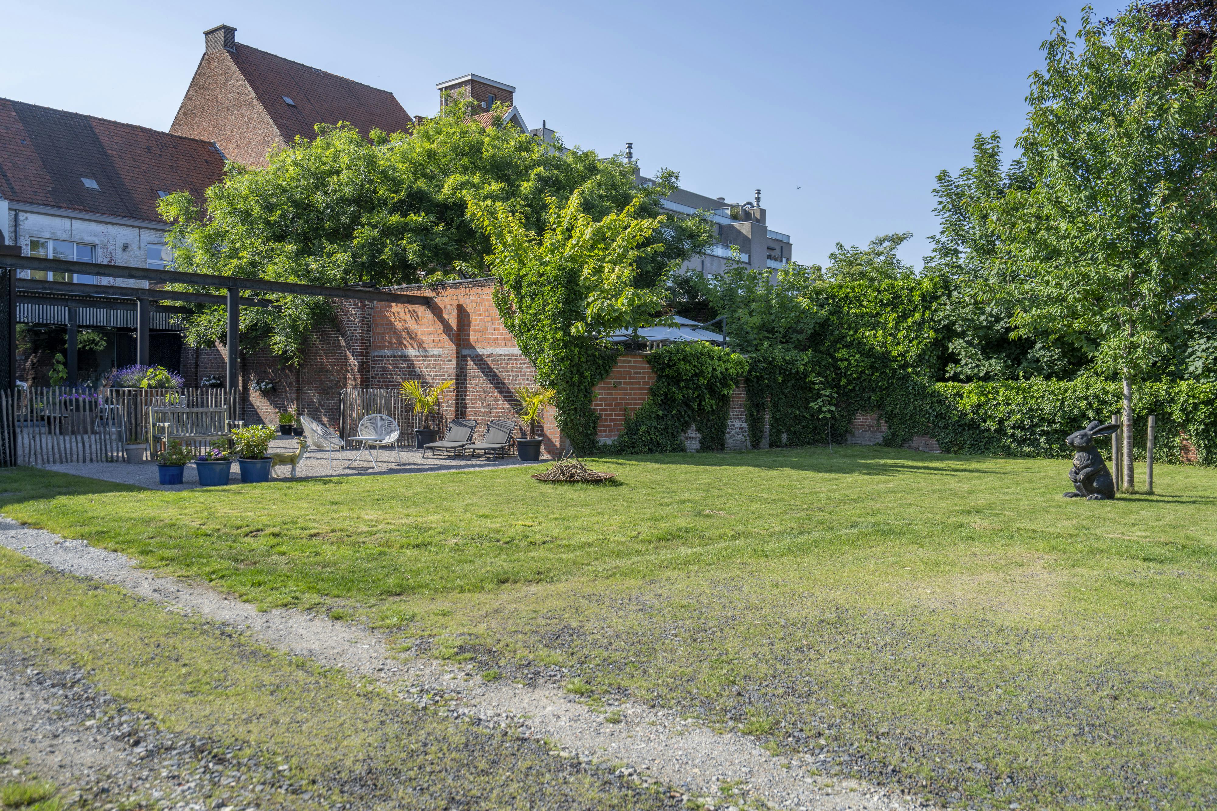 Prachtig gerenoveerde herenwoning te koop met uitweg  foto 27