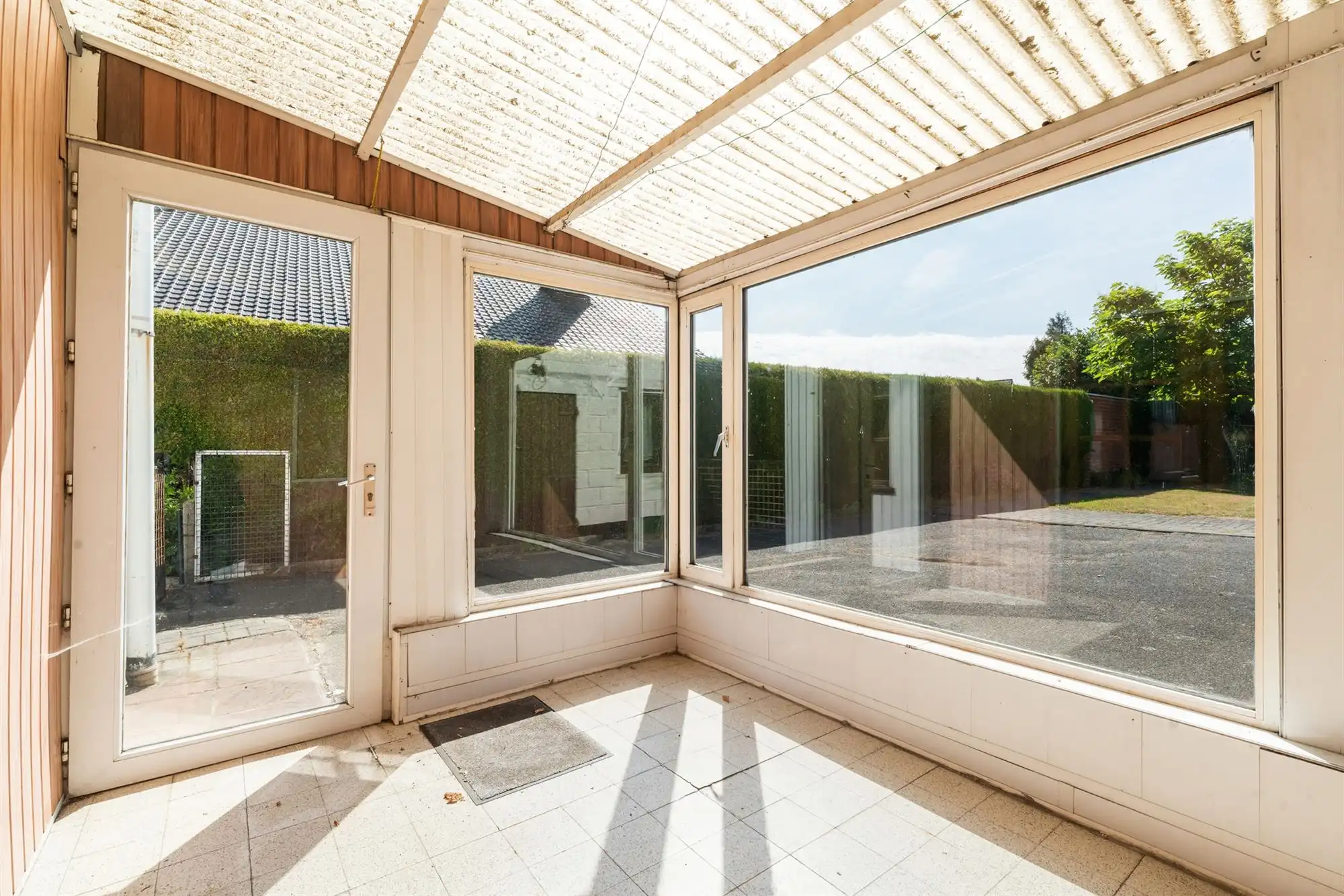 Woning met verrassend grote tuin, te renoveren foto 15