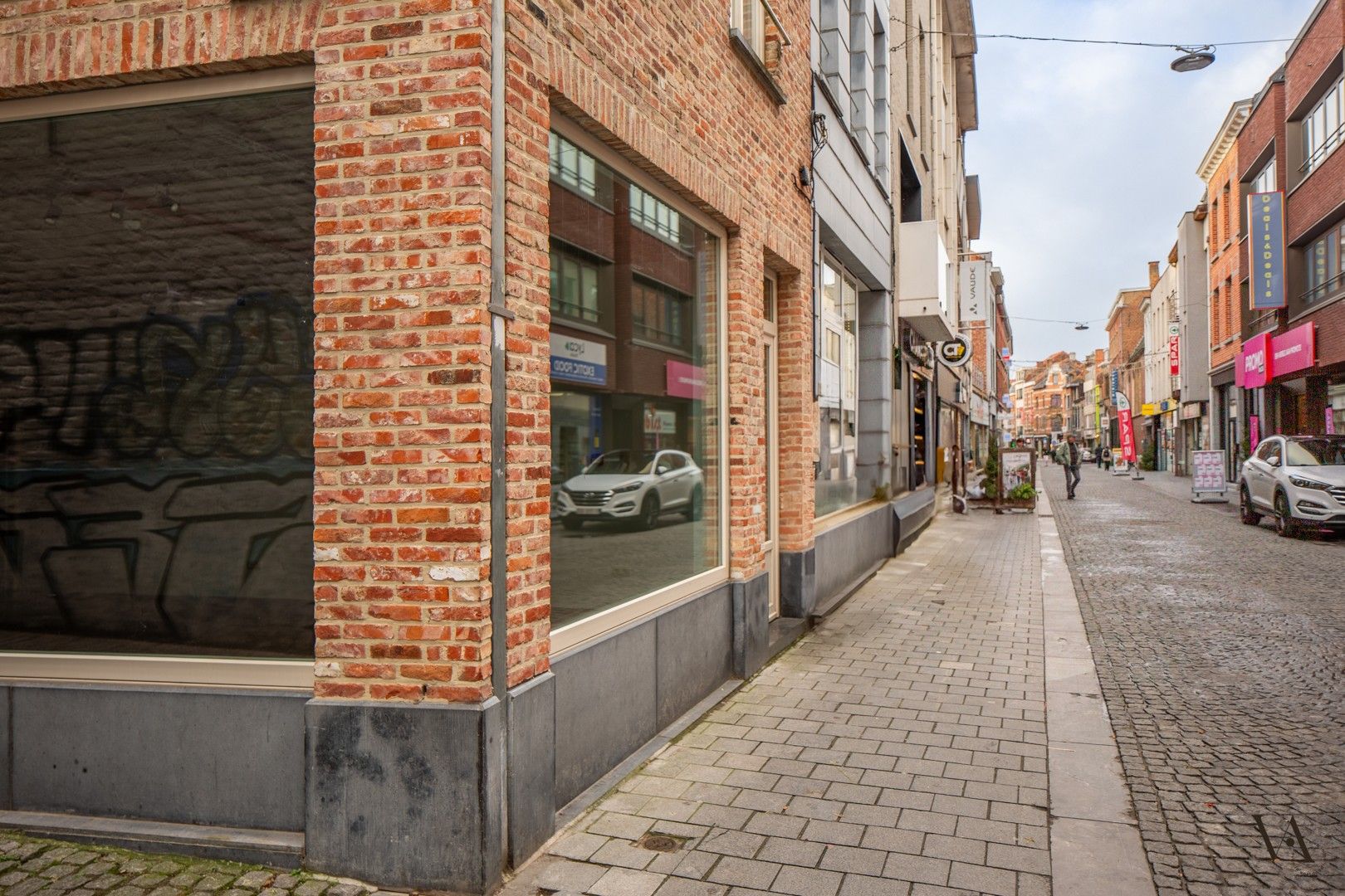 Handelsgelijkvloers op top(hoek)locatie in Diestsestraat foto 6