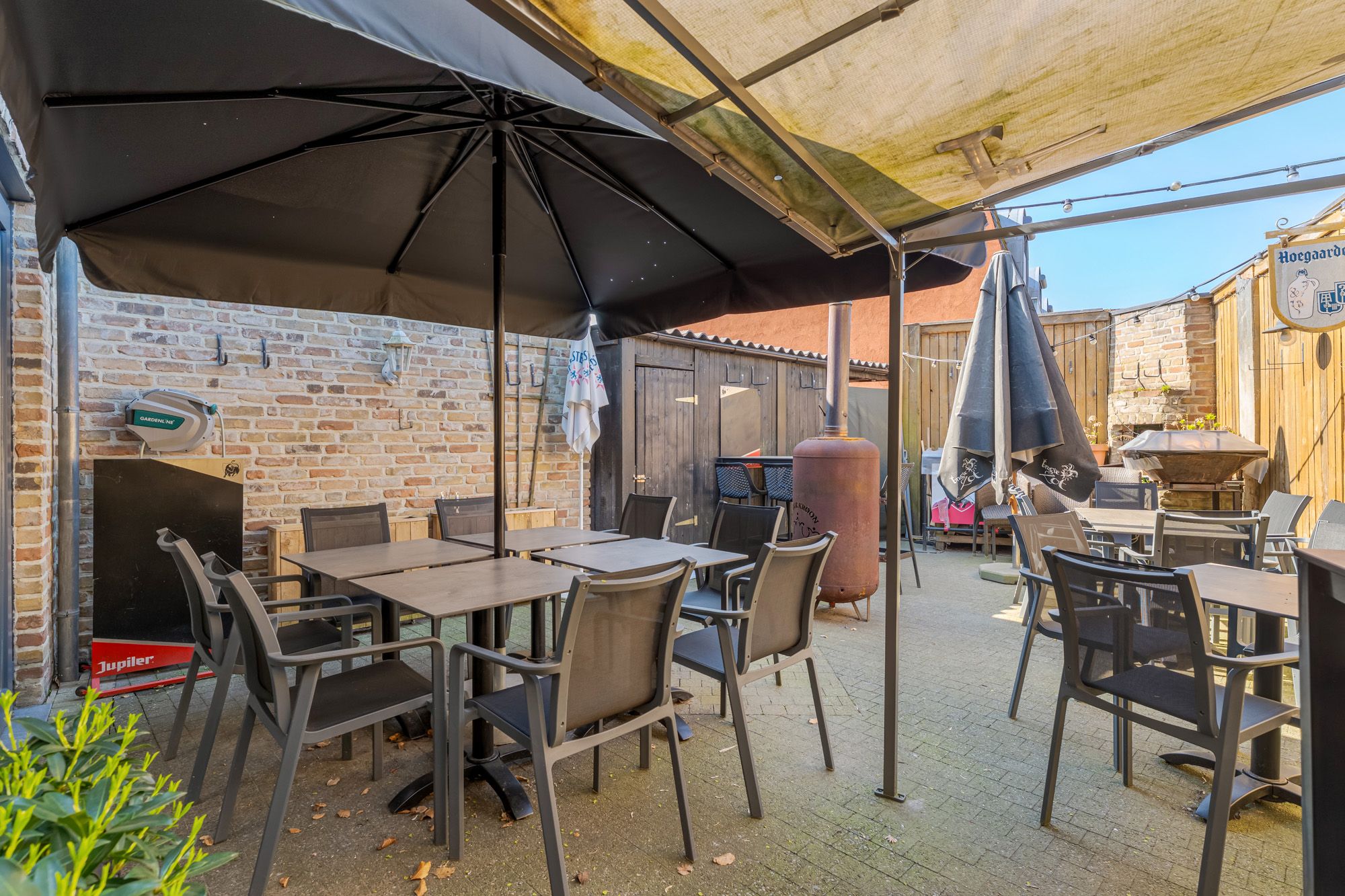 Instapklaar handelspand met woonst op toplocatie – horeca-inboedel inbegrepen! foto 12