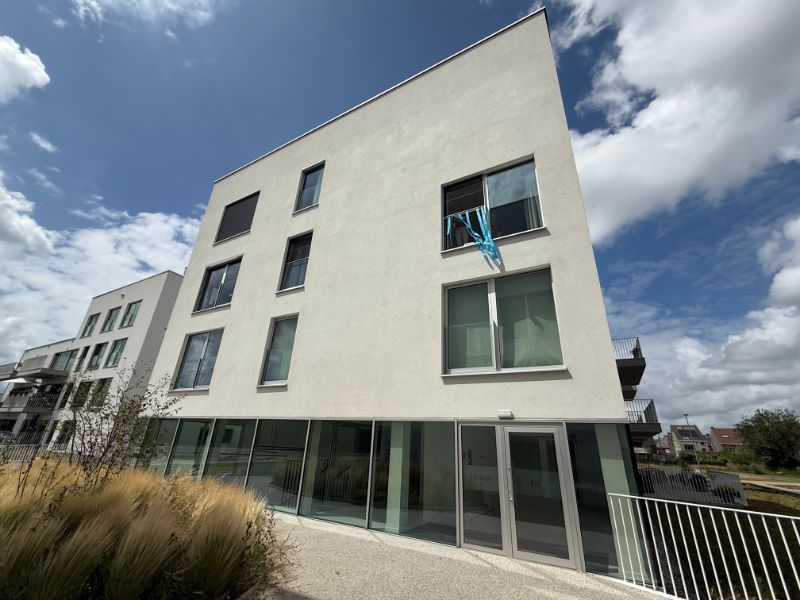 Modern en rustig gelegen appartement met mooi terras foto {{pictureIndex}}