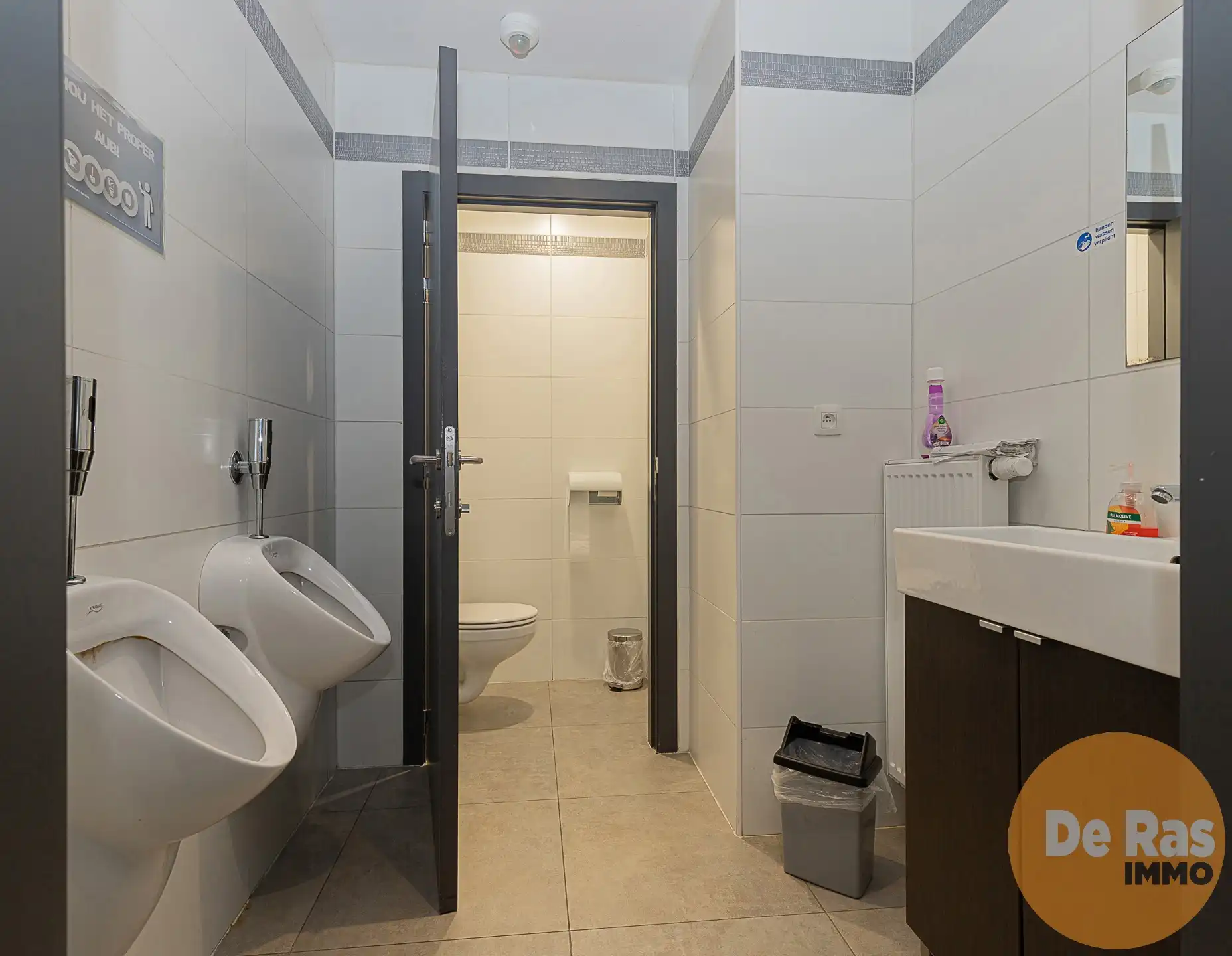 HERZELE – Florerende broodjeszaak op toplocatie met terras foto 10