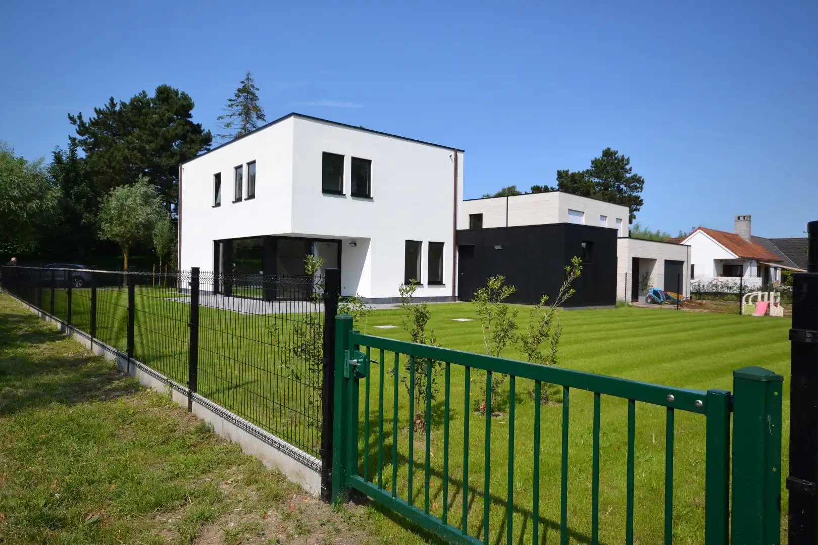 Exclusieve instapklare nieuwbouw  villa (Label A+) met aangelegde tuin  te Sint-Idesbald   foto 3