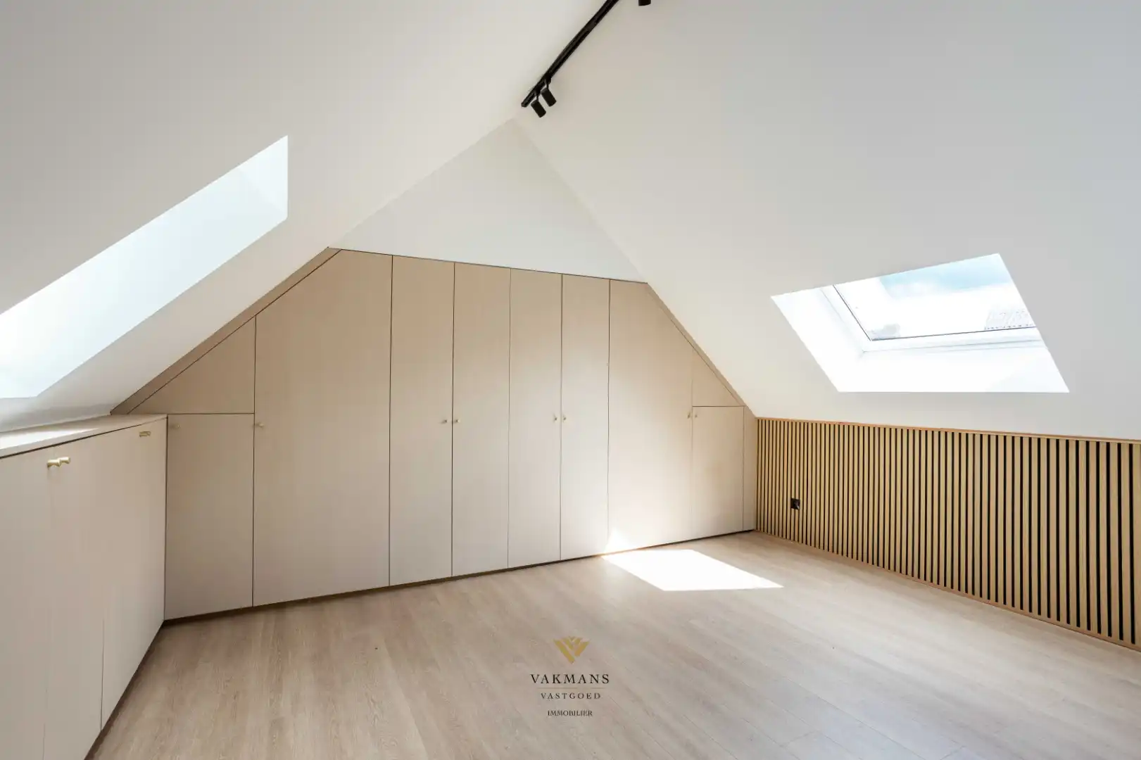 Een vernieuwd huis met 3 slaapkamers en garage foto 18