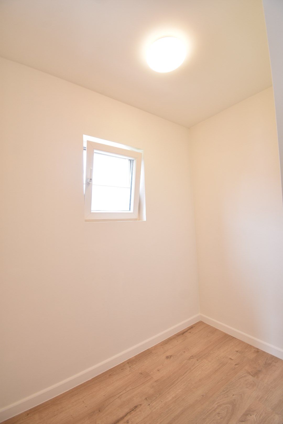 Gerenoveerde en smaakvol afgewerkte woning te Hoeselt  foto 20