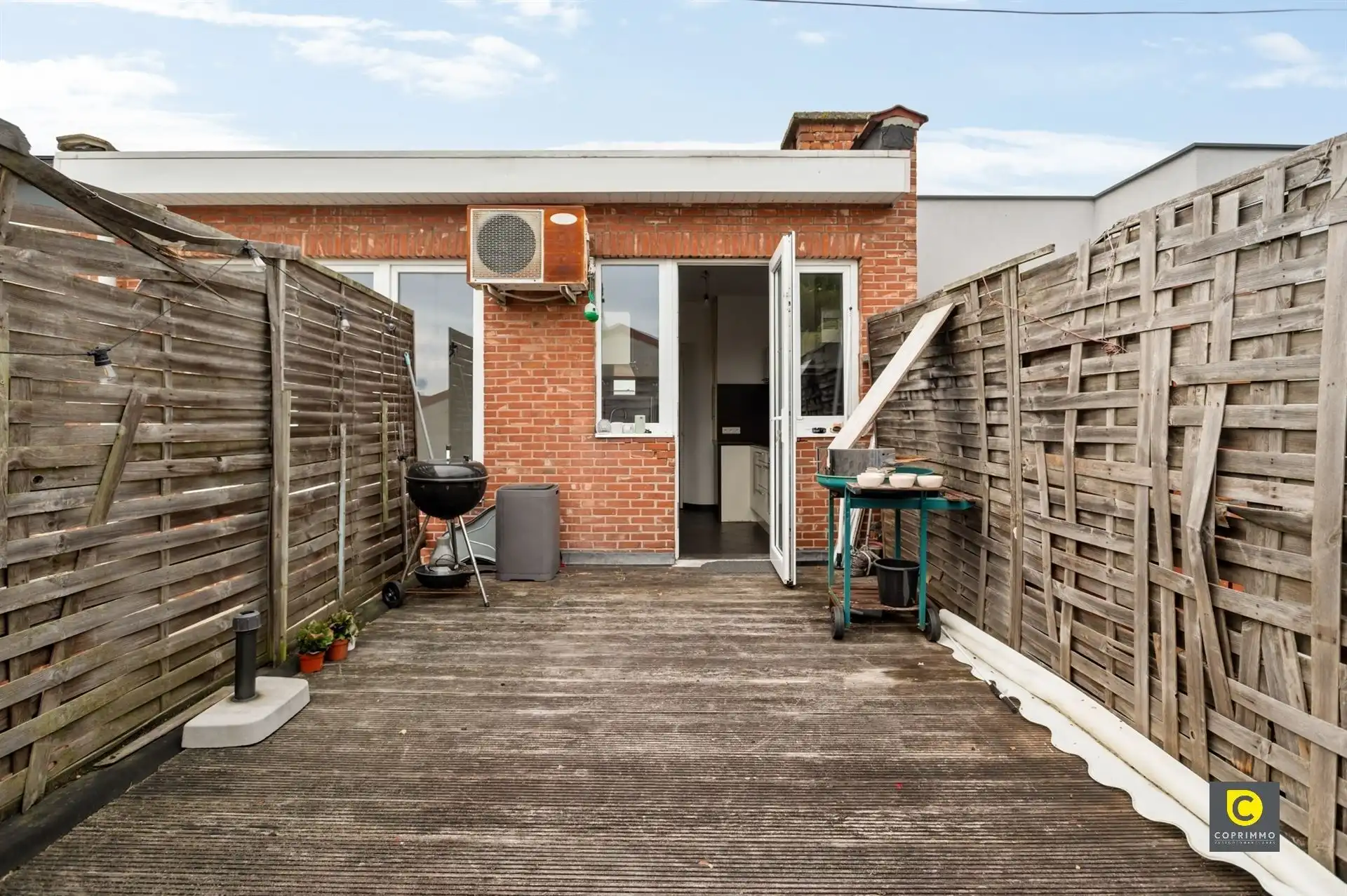 Unieke woning met 450 m² magazijn & showroom foto 19