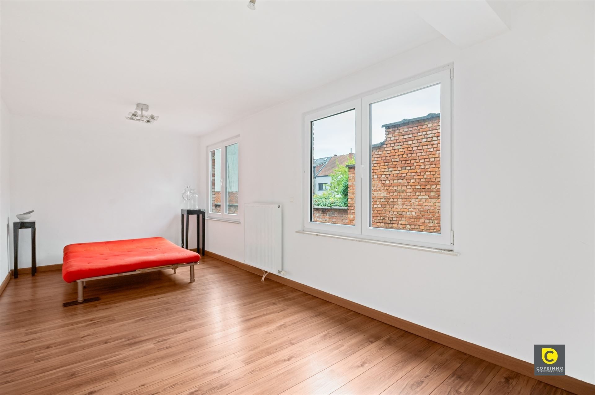 Unieke woning met 450 m² magazijn & showroom foto 19
