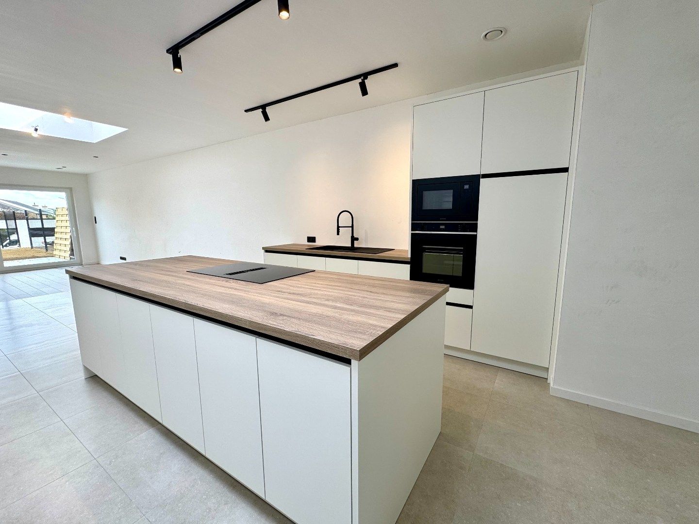GERENOVEERDE WONING MET 3 SLPKS, TUIN EN GARAGE foto 8