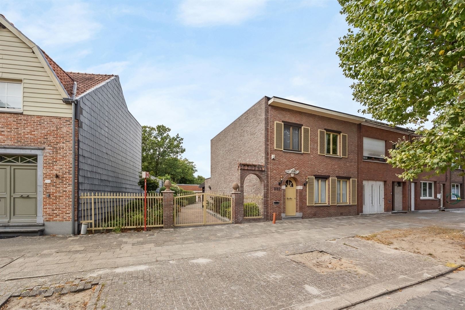 Halfopen bebouwing gelegen nabij centrum Brasschaat  foto 14