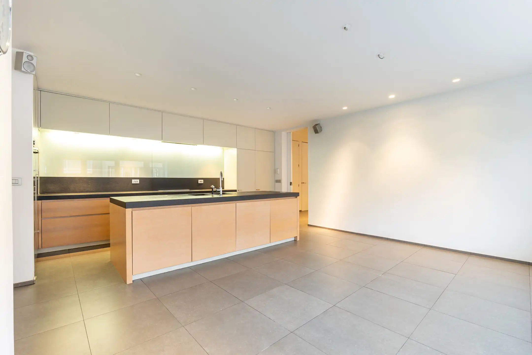 ANTWERPEN - Ruim en lichtrijk appartement met 3 sk en 2 bk foto 7