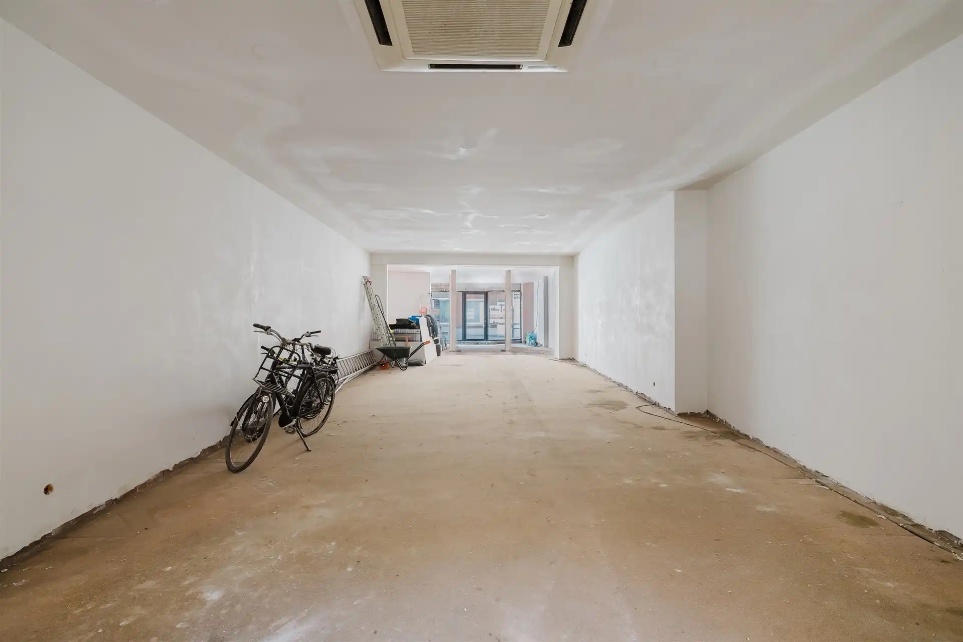 Handelspand op topligging in centrum Wetteren foto 7