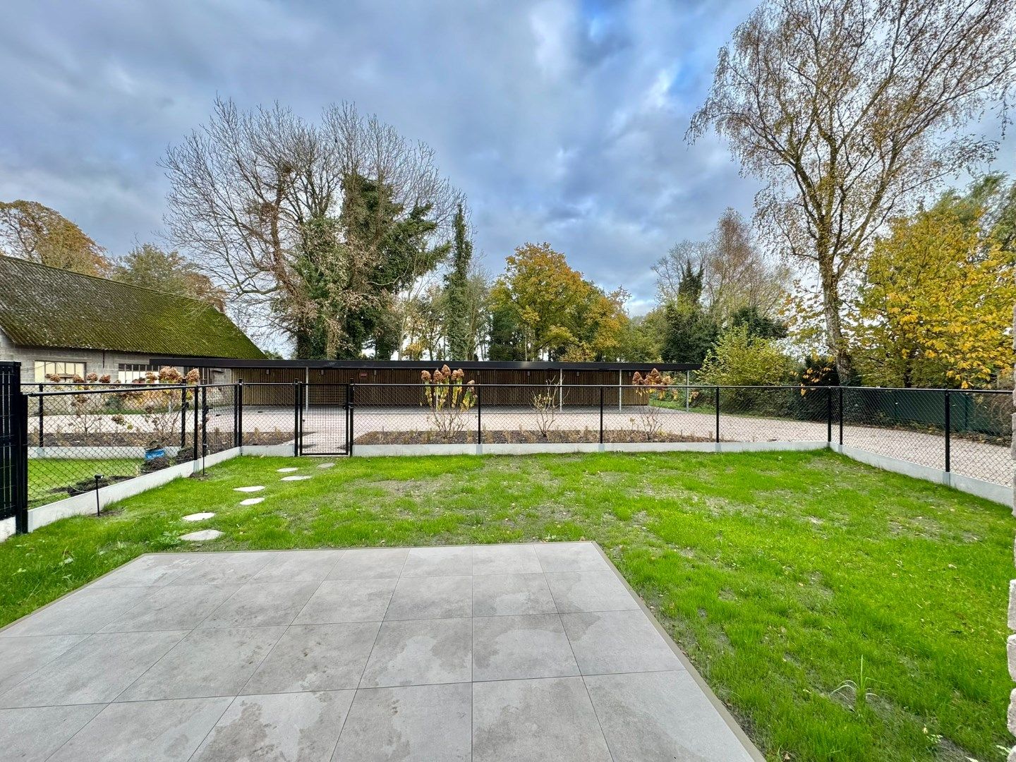 Mooi nieuwbouwappartement met tuin, terras en 2 slaapkamers in Kalken  foto 12