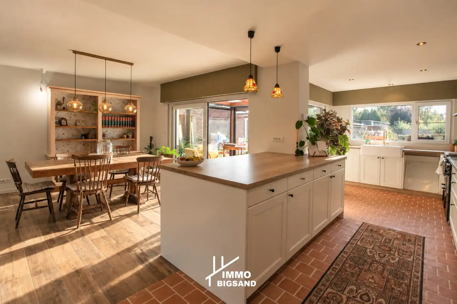 Gerenoveerde halfopen woning met authentieke elementen met 3 slaapkamers en garage foto 4