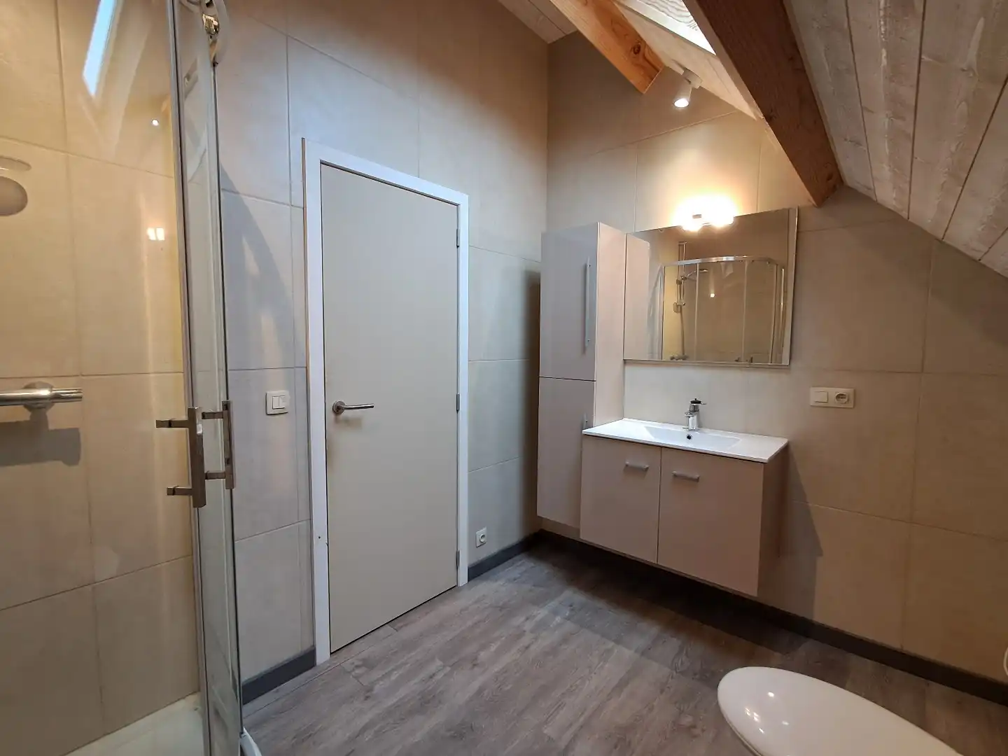 Knusse woning, centraal gelegen te Oedelem. foto 8