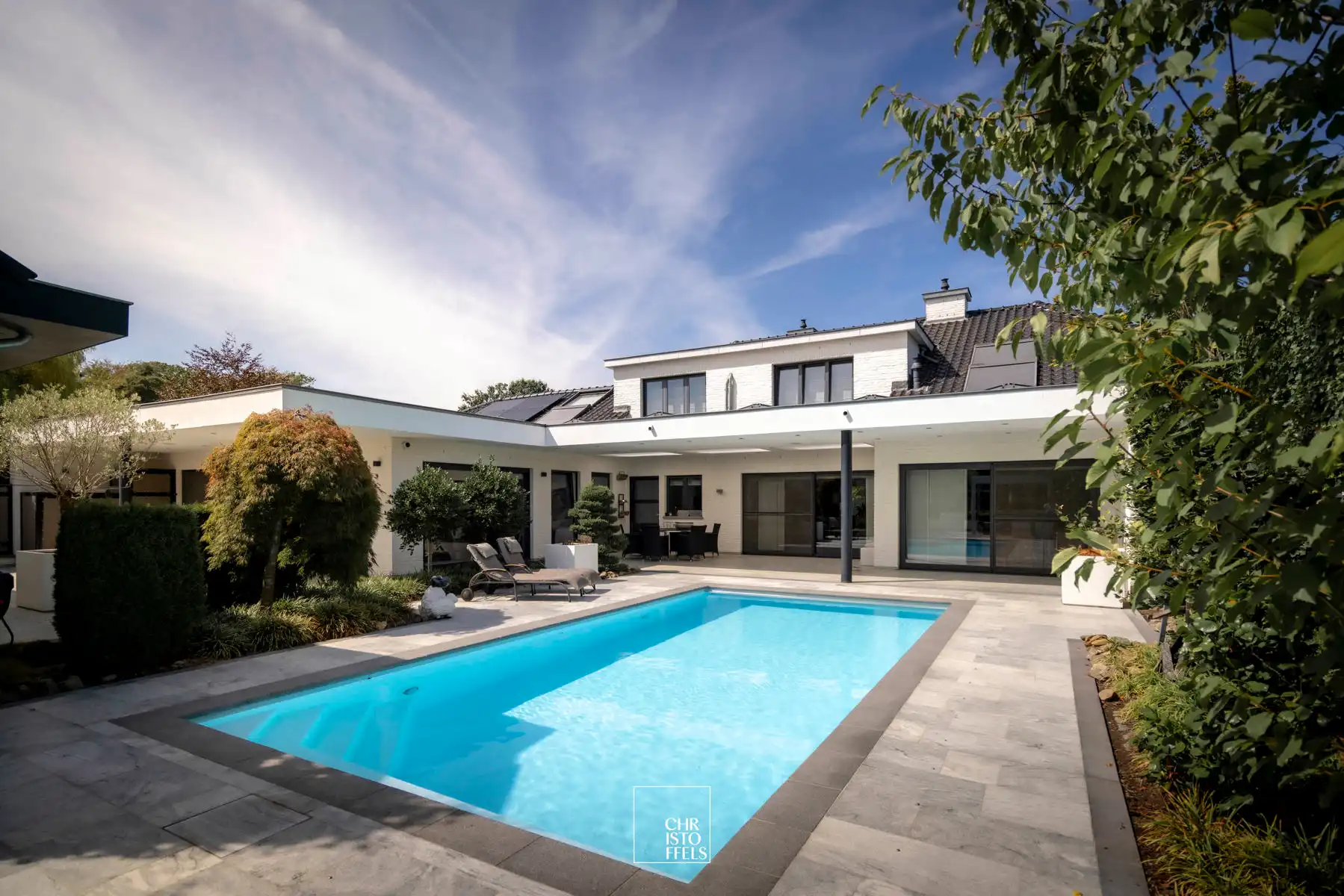 Exclusieve villa (511m²) met buitenzwembad, wellnessruimte en paardenaccommodatie in Lanaken foto 4