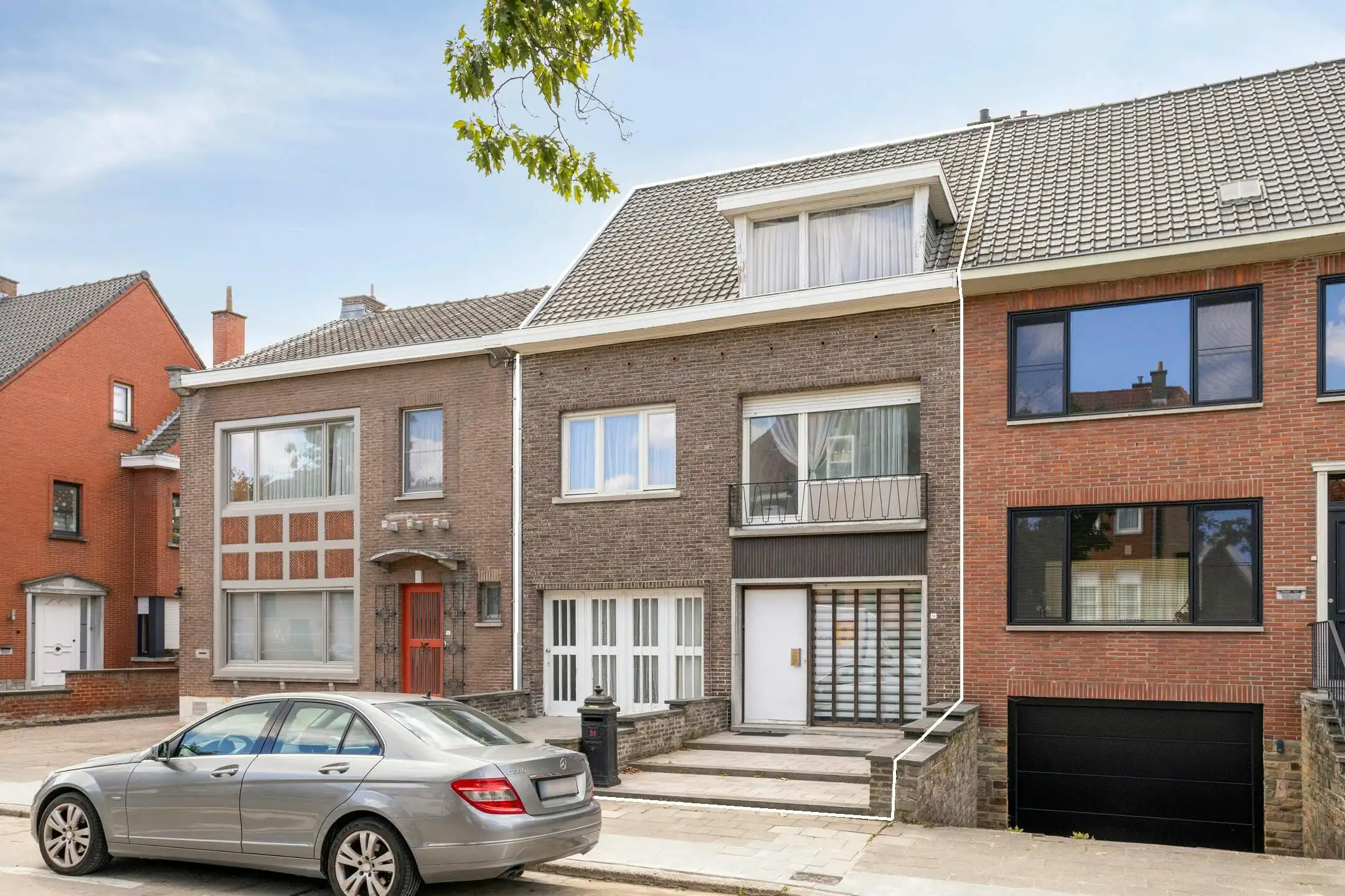 Huis met 3 slaapkamers in de Sint-Elisabethwijk te Kortrijk foto 2