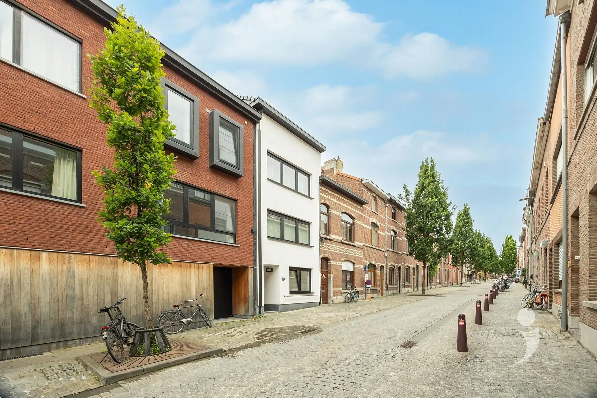 olledig gerenoveerde en bemeubelde studio in Leuven foto 12