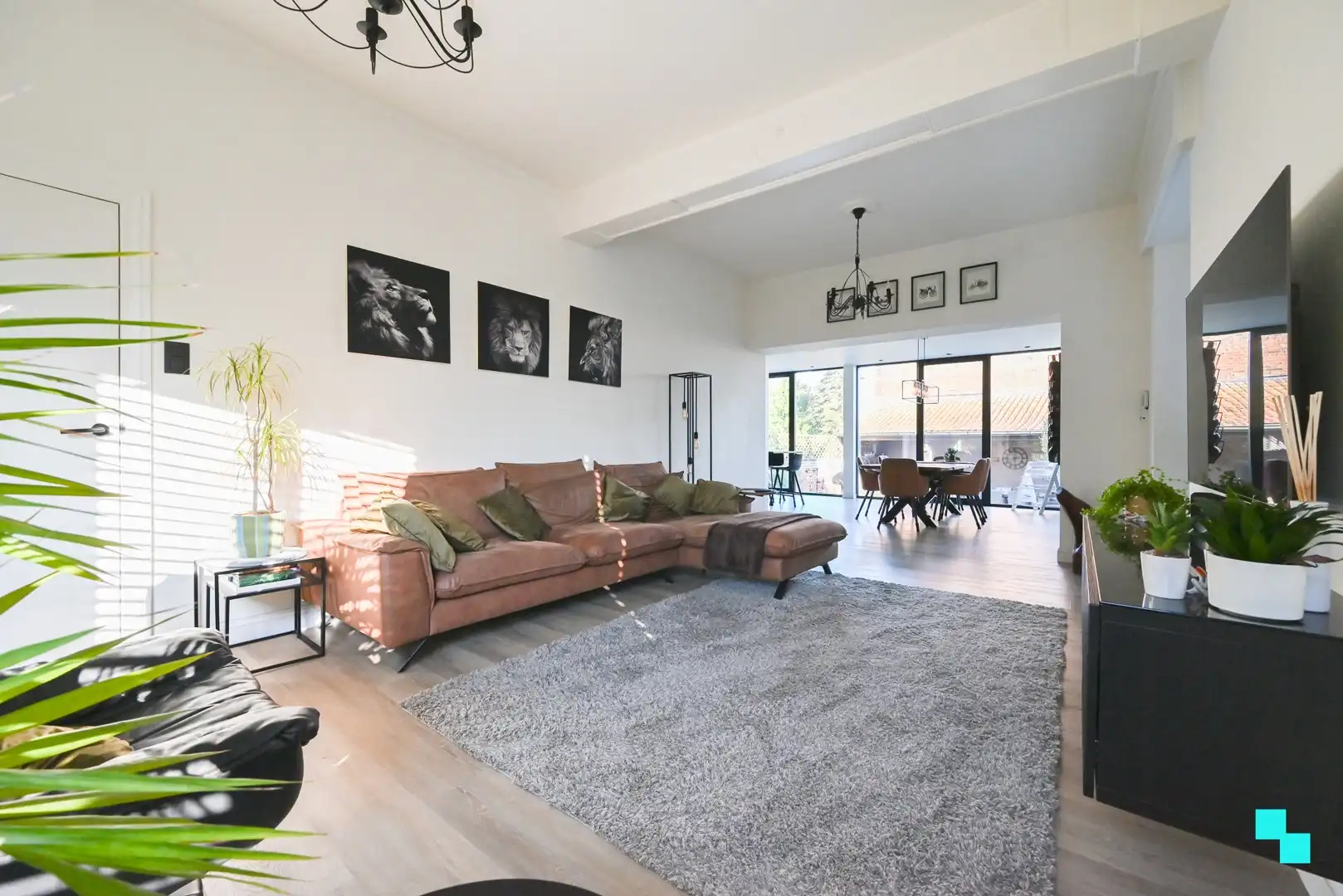 Karaktervolle villa met hedendaags wooncomfort te Izegem foto 5