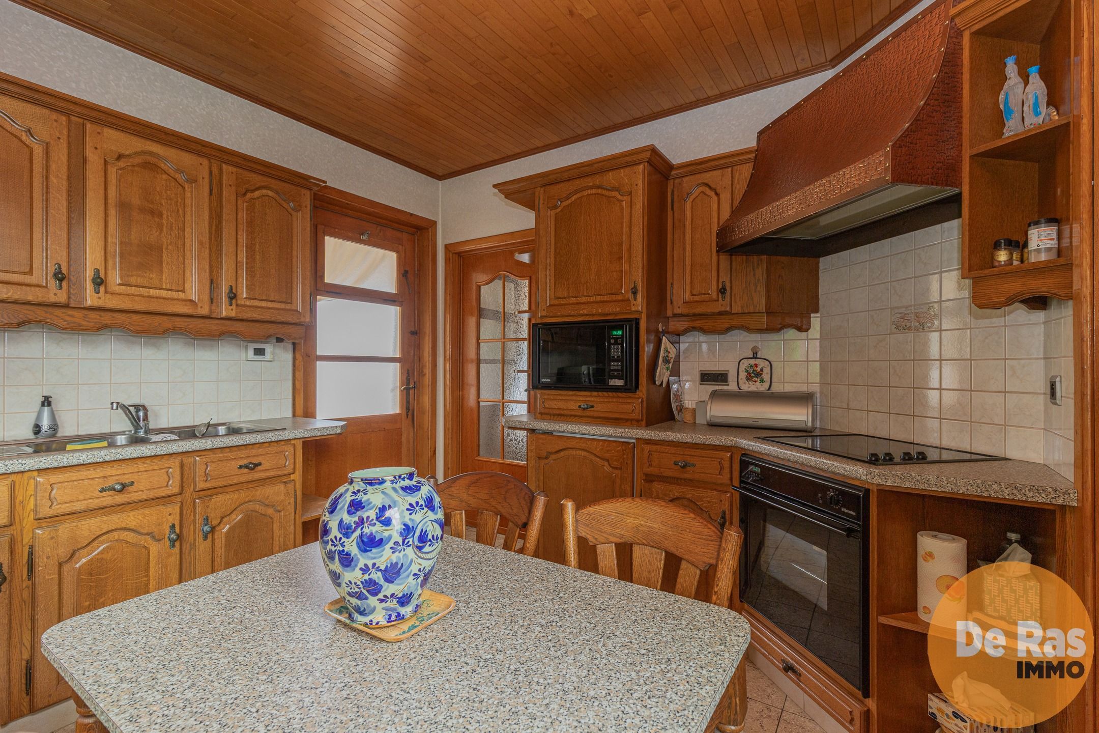 RESSEGEM - Stevige gezinswoning met 3 slpks, tuin en garage foto 11