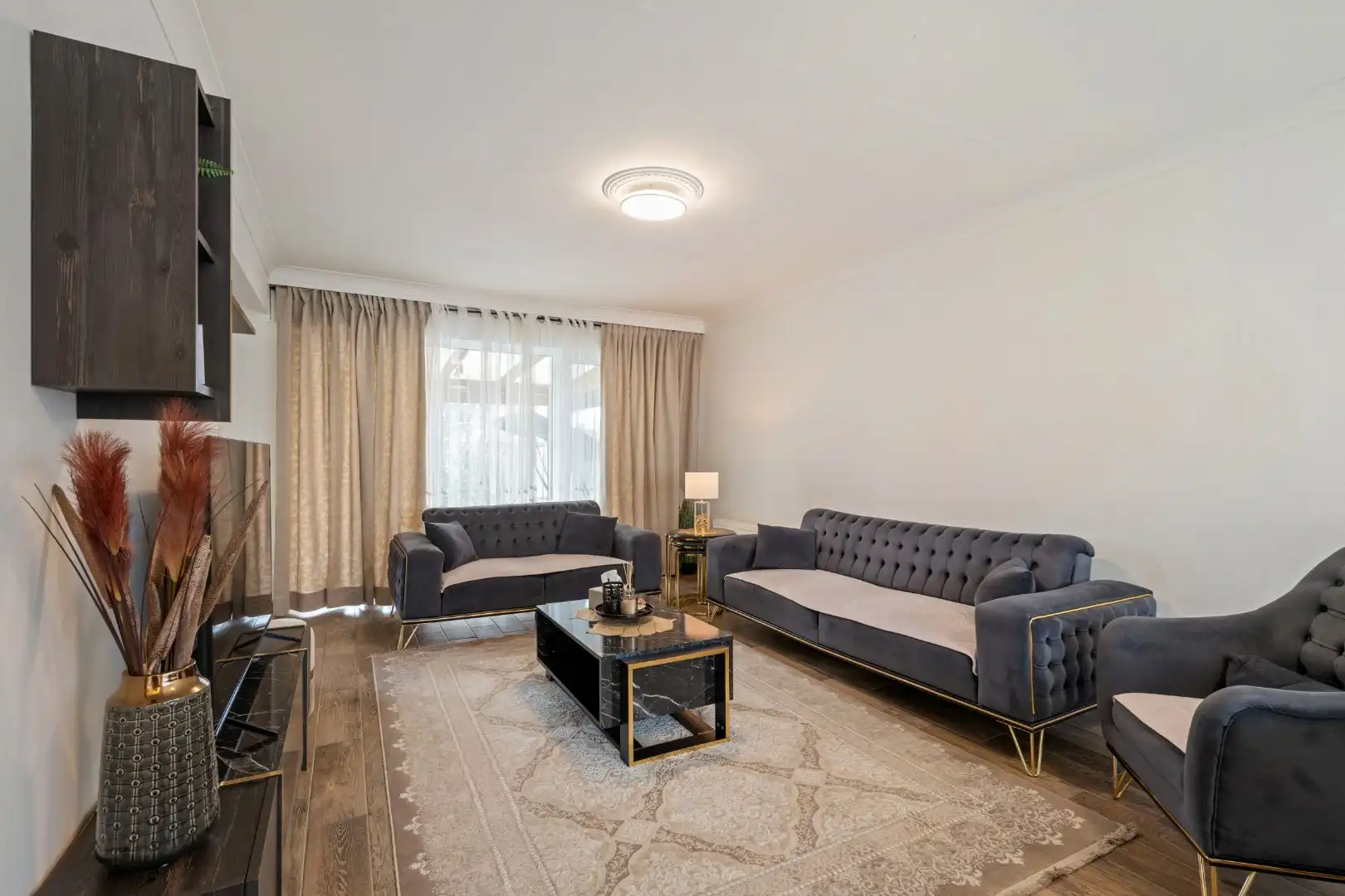 Instapklare woning met 4 slaapkamers, zonnige tuin en garage met oprit in Dadizele foto 4