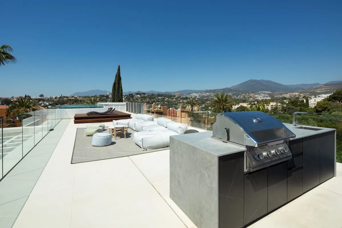 Een meesterwerk van moderne luxe: ontdek deze unieke villa in Nueva Andalucía foto 20