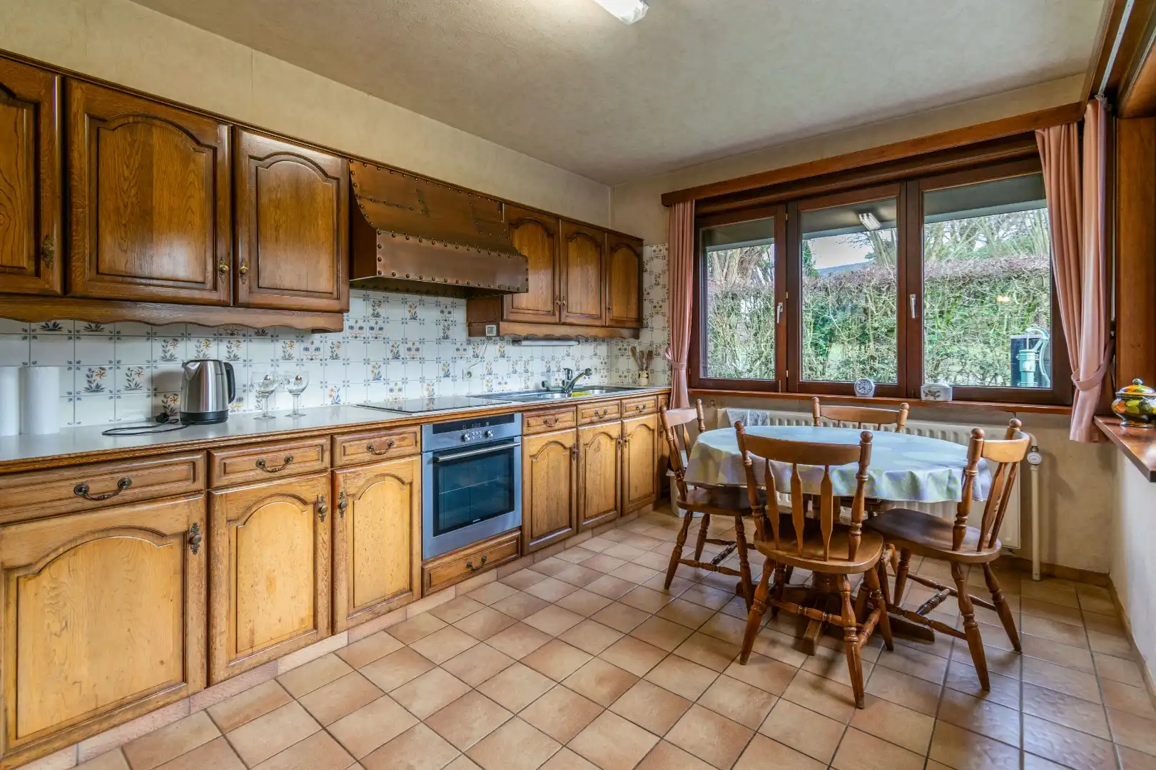 Een degelijke, vrijstaande woning te Lembeek! foto 12