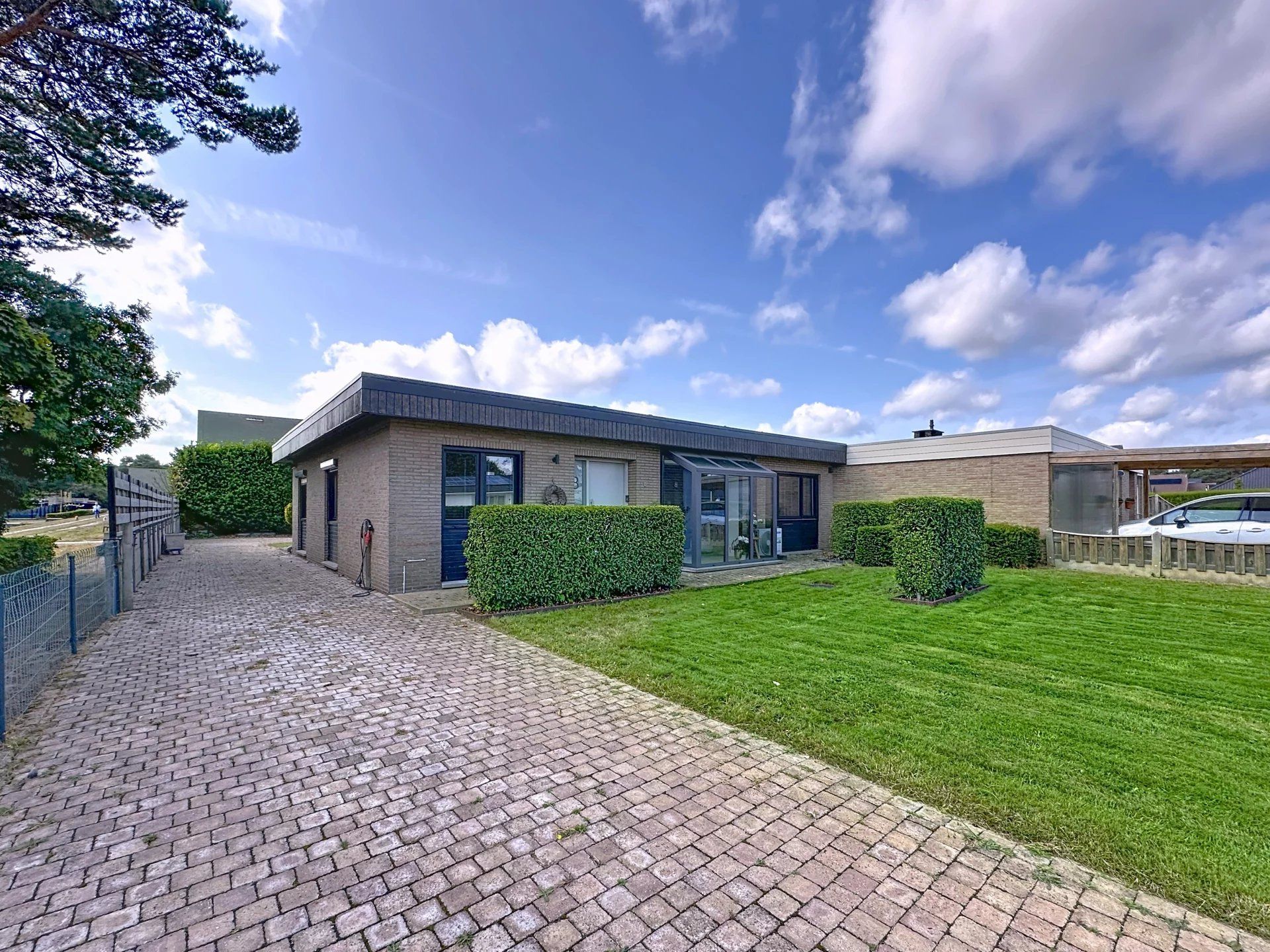 Gelijkvloerse woning op ruim perceel (8 are) in landelijke omgeving. foto 30