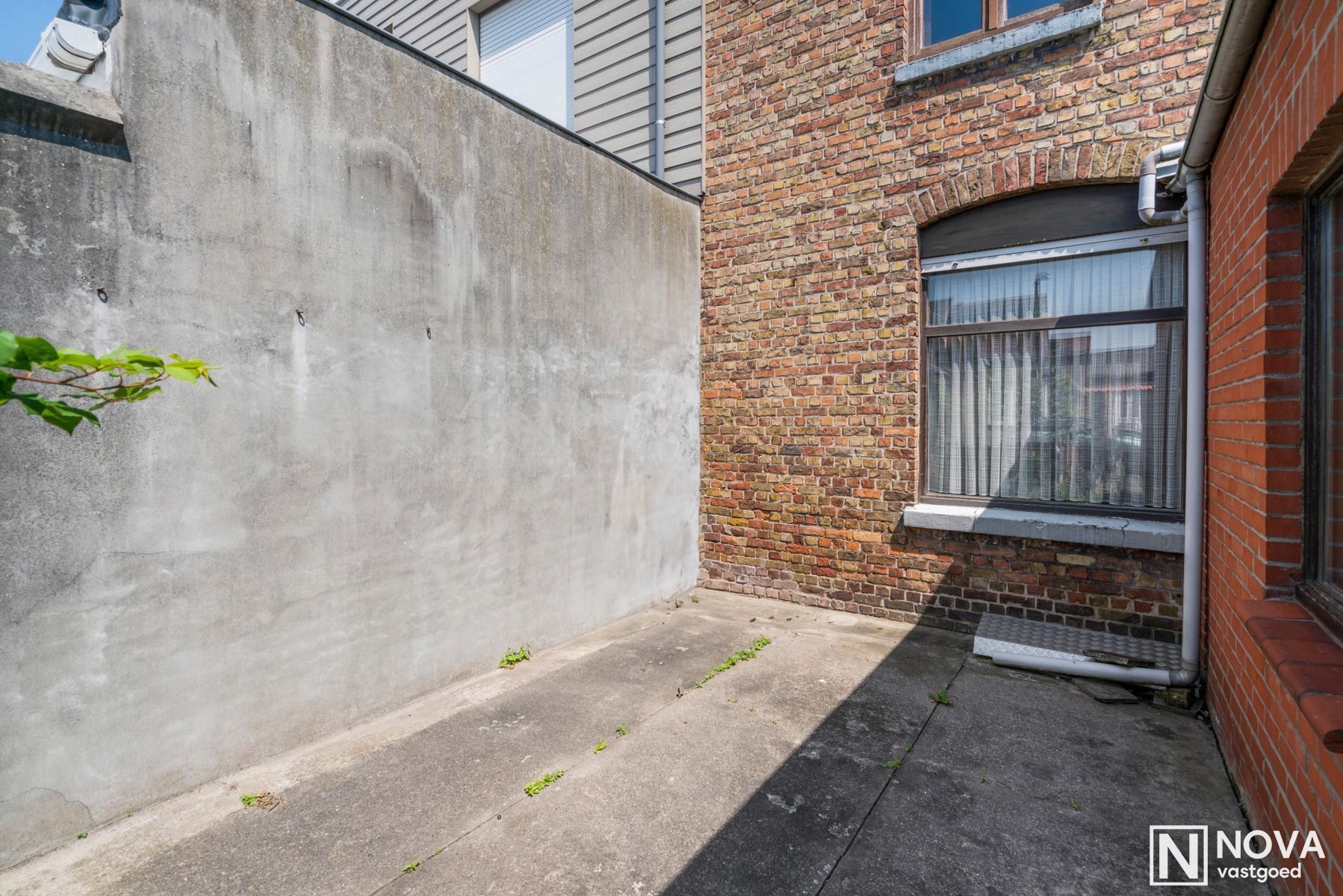 Op te knappen rijwoning in het historische Nieuwpoort foto 14