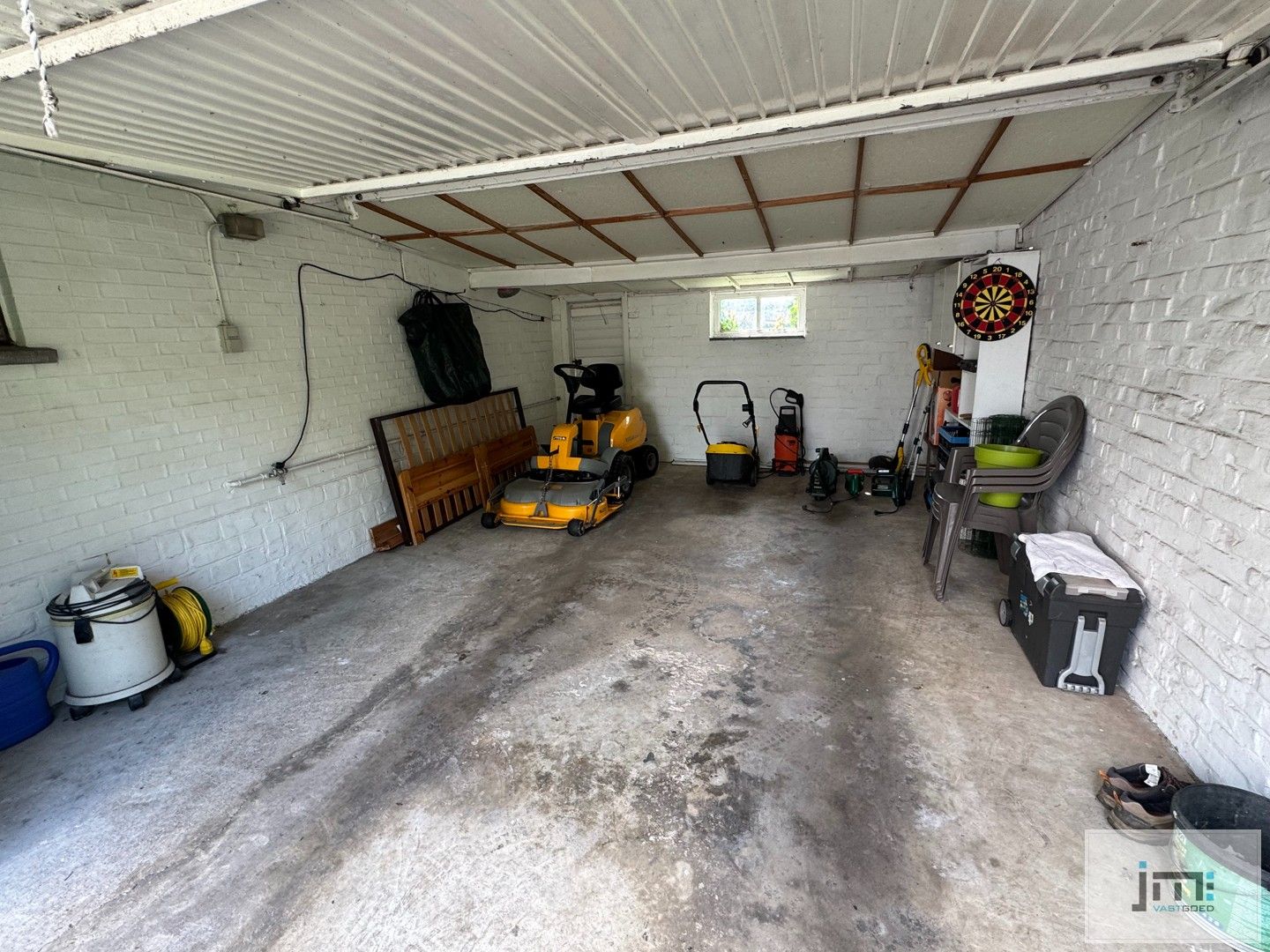 Goed onderhouden woning met ruime tuin foto 13