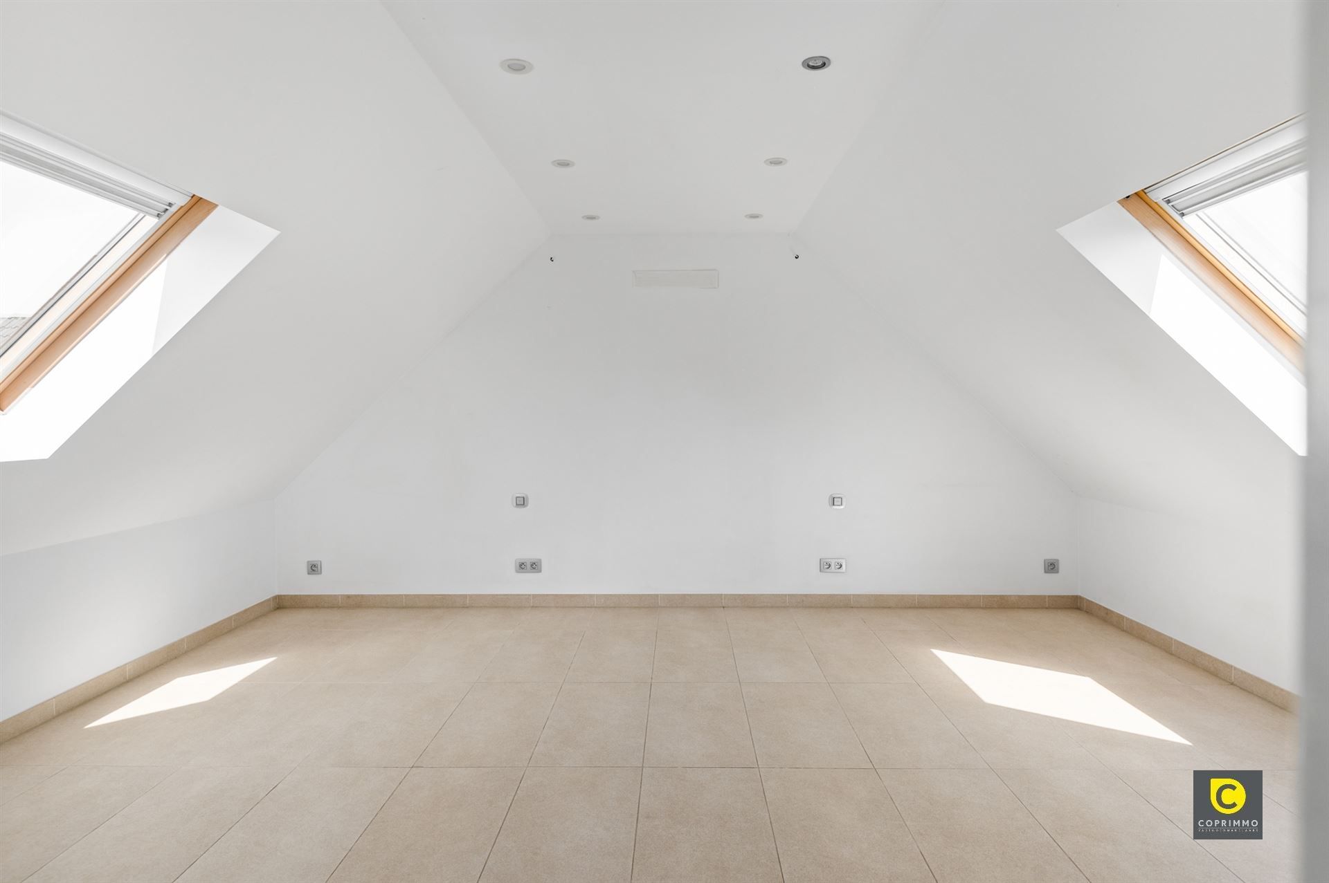 Recente instapklare woning op woonerf foto 17