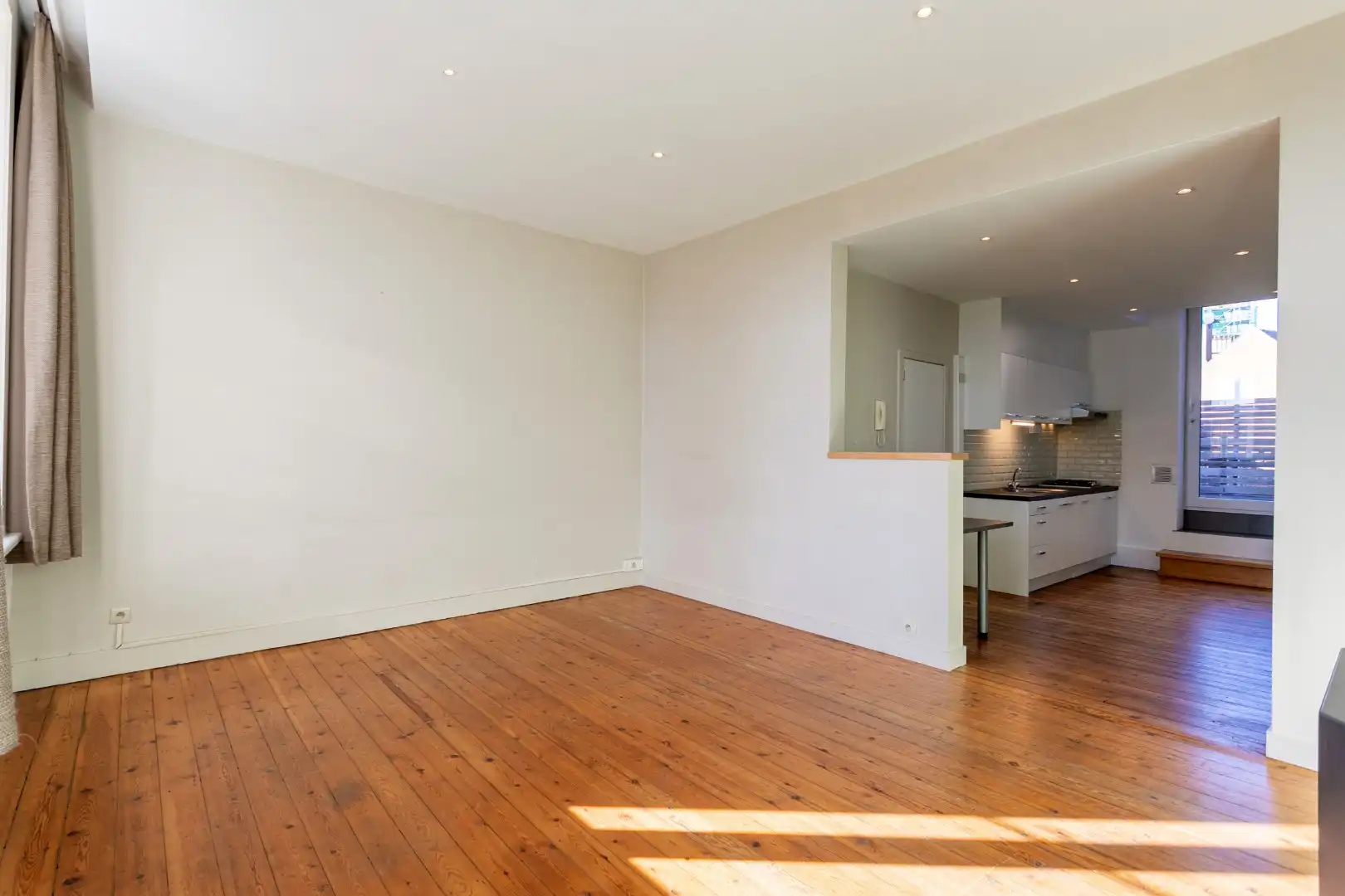 Duplexappartement in het hart Halle te koop met 2 slpks foto 5