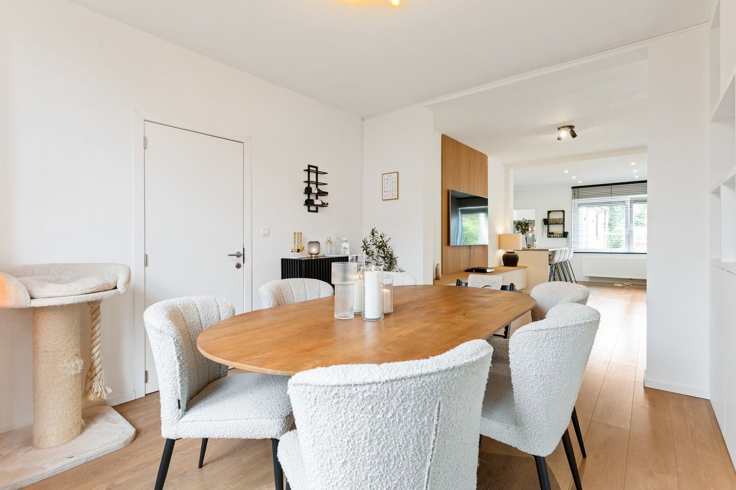 Instapklare woning met 3 slaapkamers, mooie tuin en garage in Kapellen! foto 3