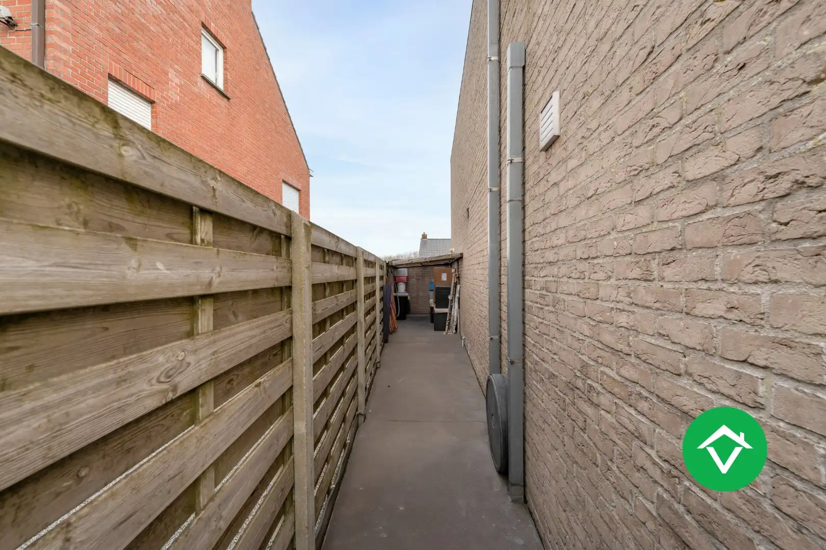 Alleenstaande woning met 4 slaapkamers en garage te Aartrijke foto 36