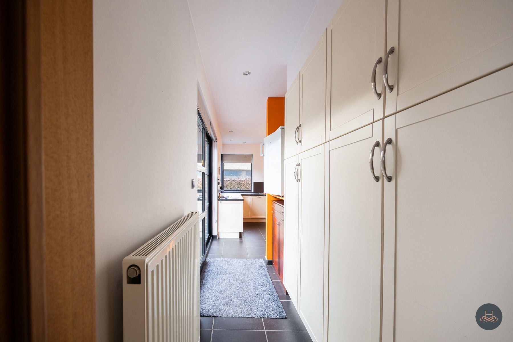 Instapklare open bebouwing met ruime tuin en bijgebouw foto 11