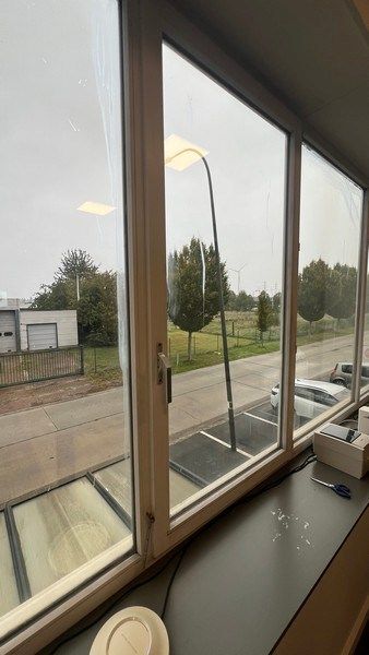 Magazijn met rolbrug en kantoren nabij N47 in Zele foto 7