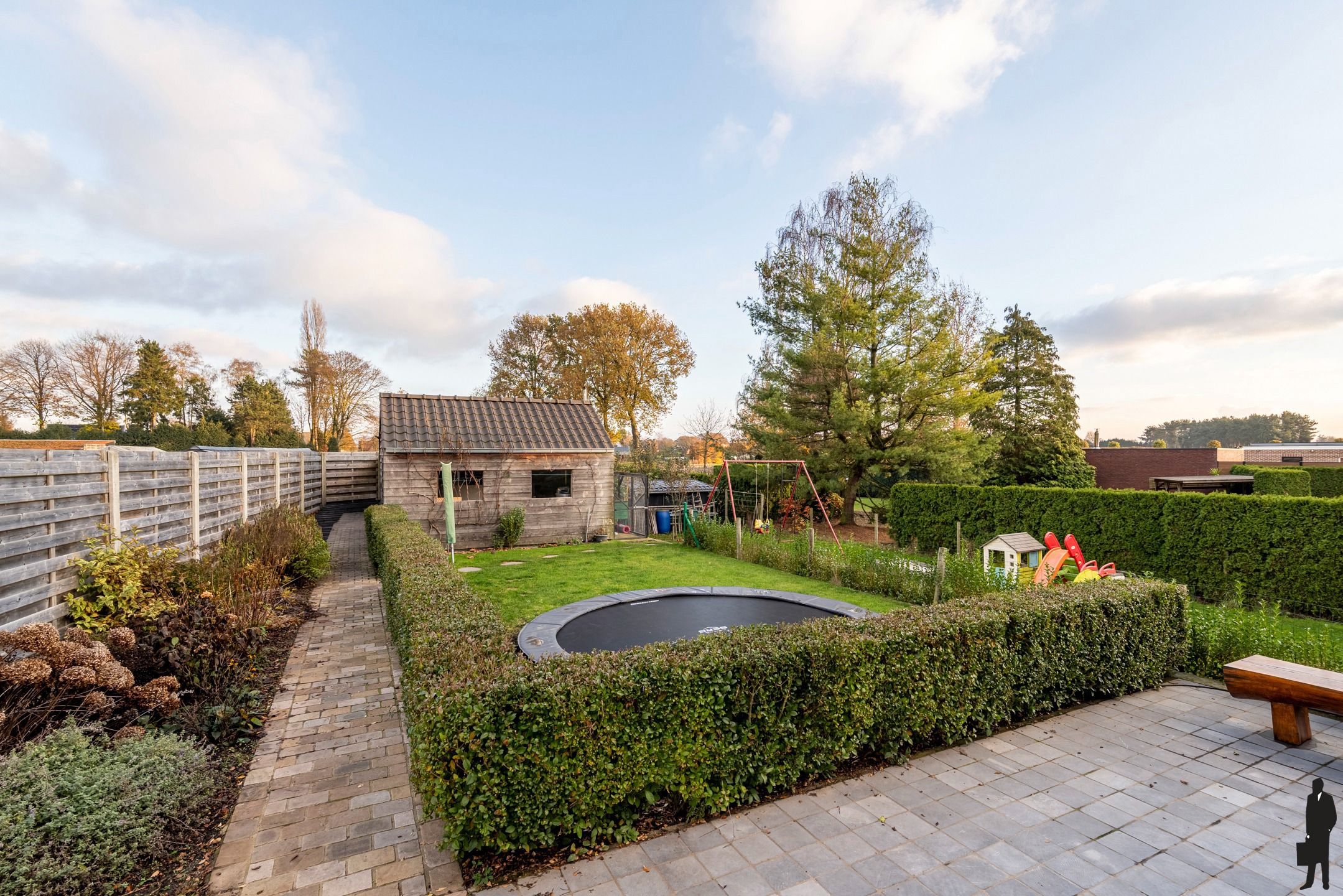 Recente, instapklare HOB-woning met 3 à 4 slpk. en bouwgrond foto 17