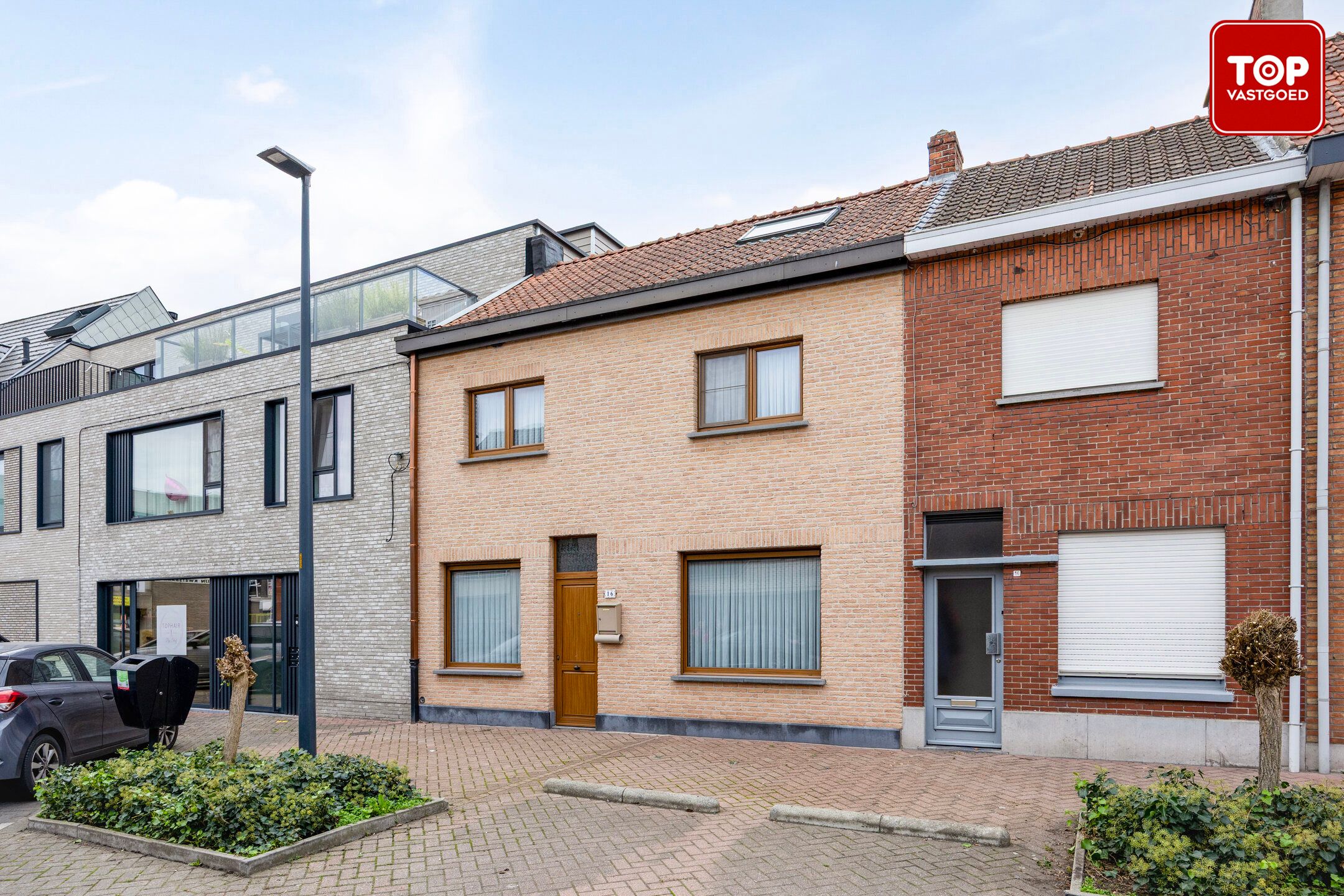 Instapklare woning met 3 slaapkamers en garage.  foto {{pictureIndex}}