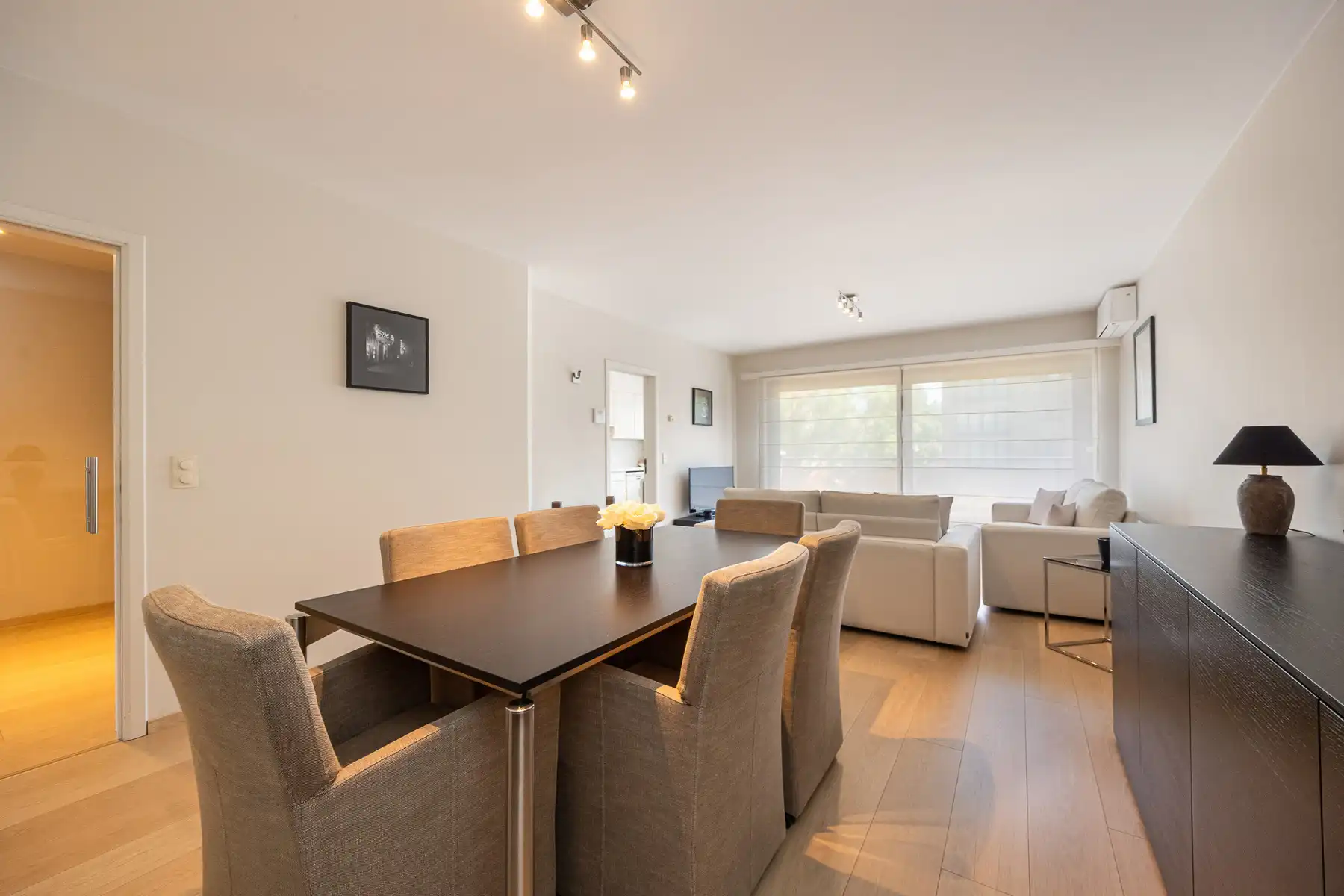 Prachtig appartement met 2 slpk, LIFT, 2 terrassen en kelder foto 7