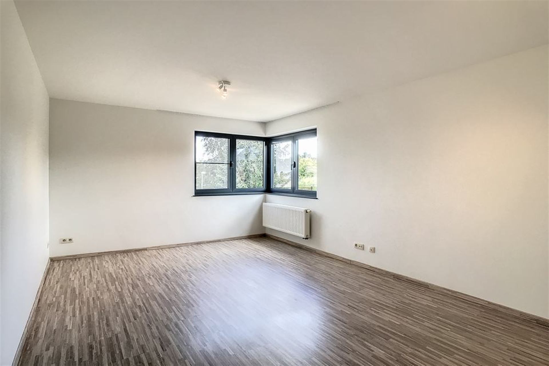 Moderne Halfopen Bebouwing met 5 Slaapkamers  foto 15