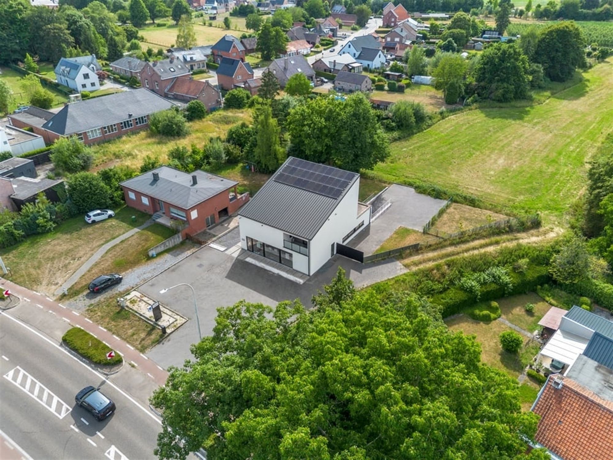 OPEN BEBOUWING MET KANTOOR EN ADEMBENEMEND ZICHT IN HASSELT  foto 3