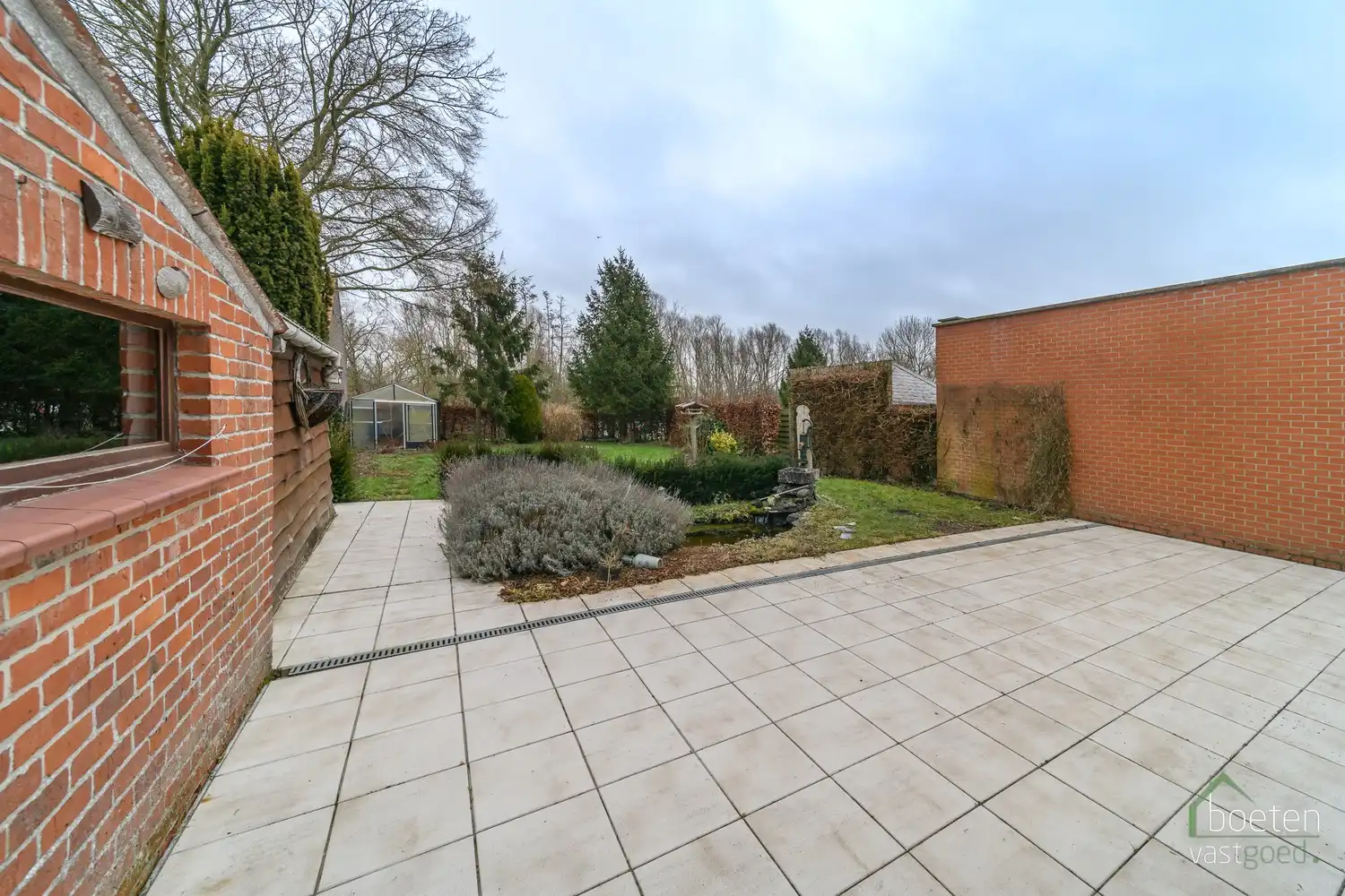 ROESBRUGGE: Ruime maar te moderniseren rijwoning met 4 slpks., grote garage en gezellige tuin op 492m² grondopp. foto 18