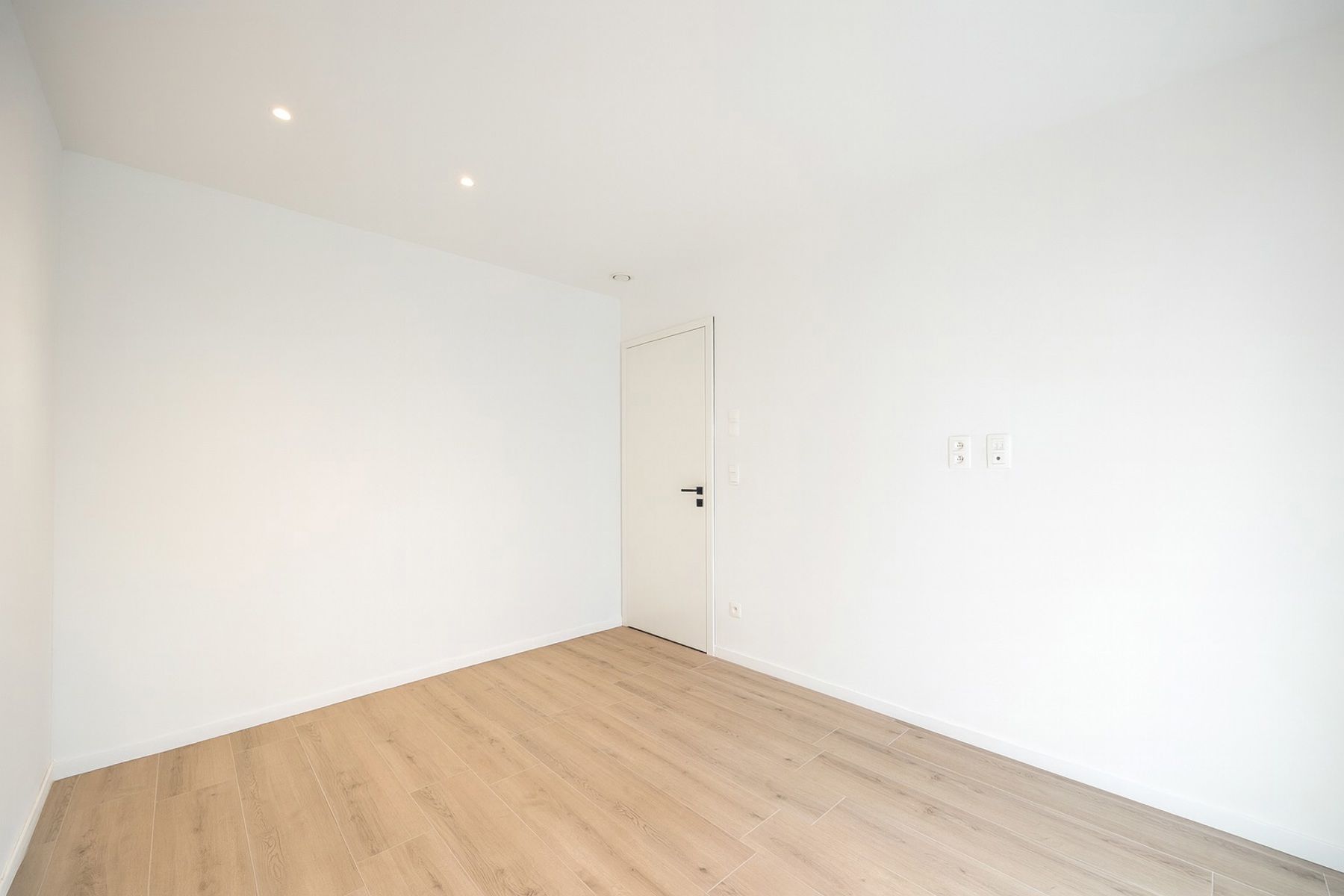 Onmiddellijk beschikbaar nieuwbouw appartement in centrum Stabroek! foto 11