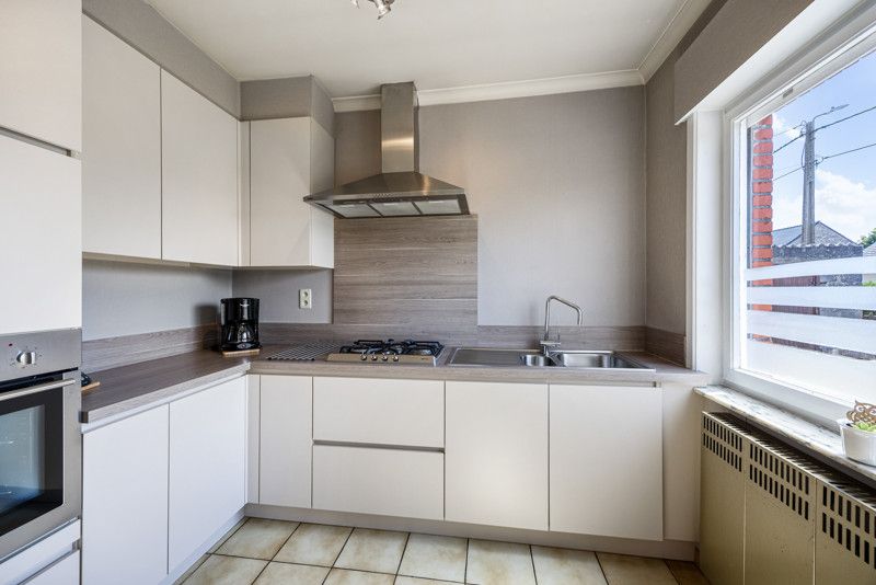 Ruime woning met loods op een perceel van 14are foto 13