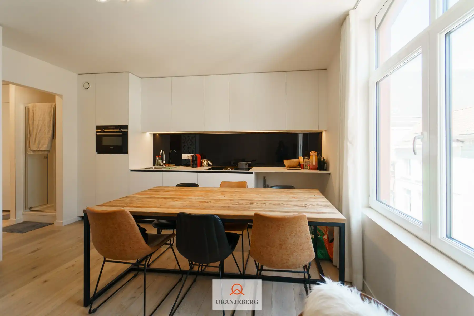 Gerenoveerde studio/appartement met unieke ligging. foto 6