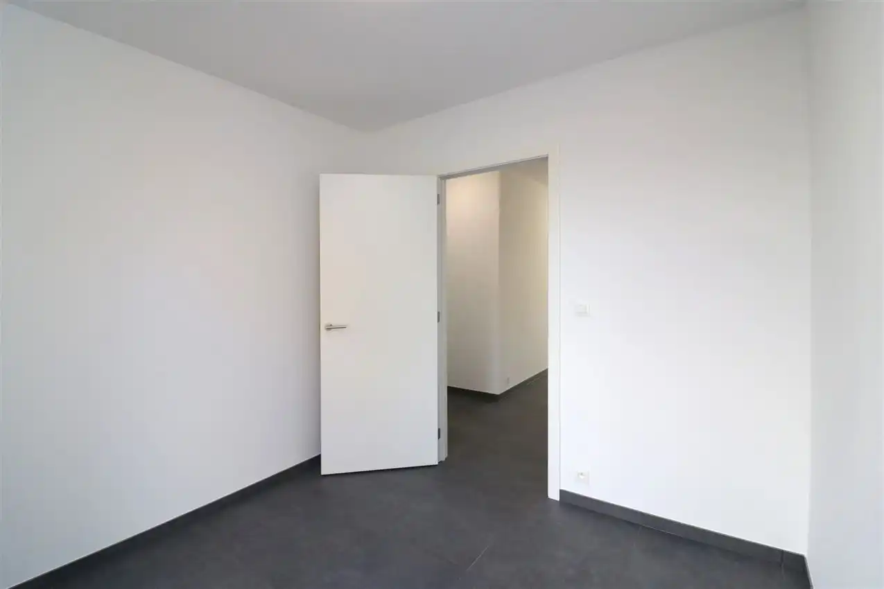 Zonnig appartement, zuidterras, twee slpk, autostaanplaats op gunstige locatie foto 20