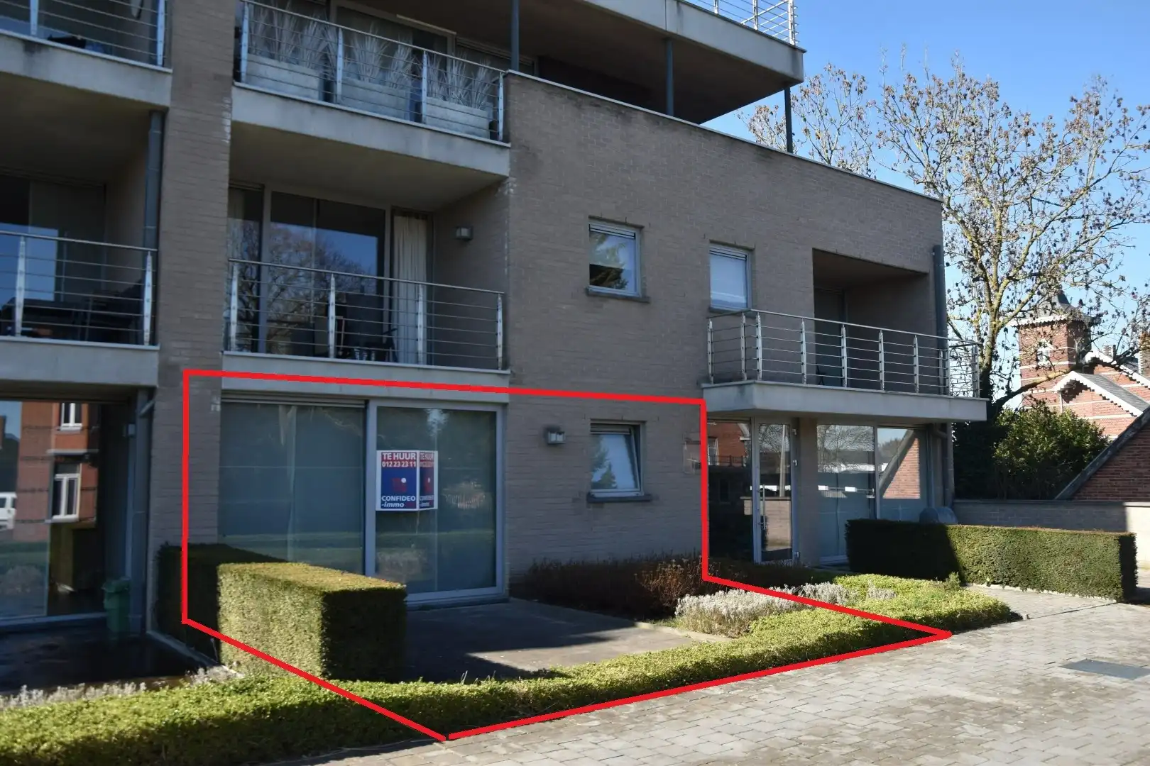 Modern gelijkvloers appartement foto {{pictureIndex}}