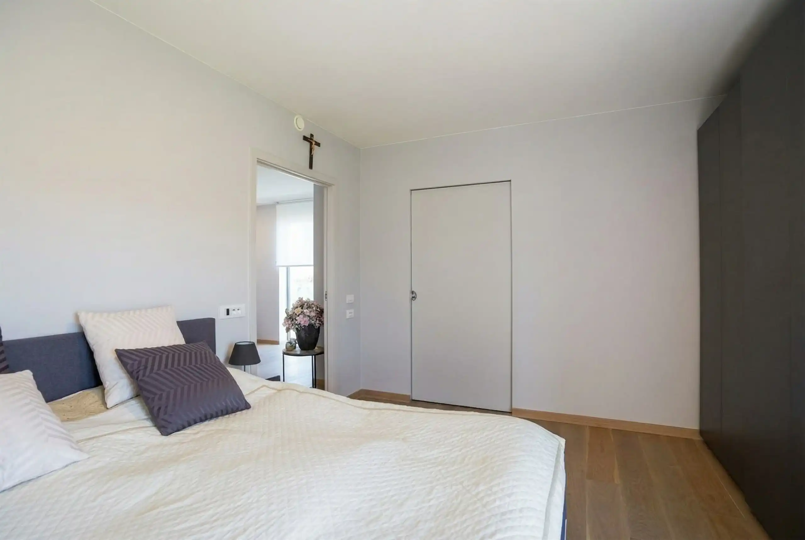 Onweerstaanbare serviceflat met grote staanplaats en terras! foto 19