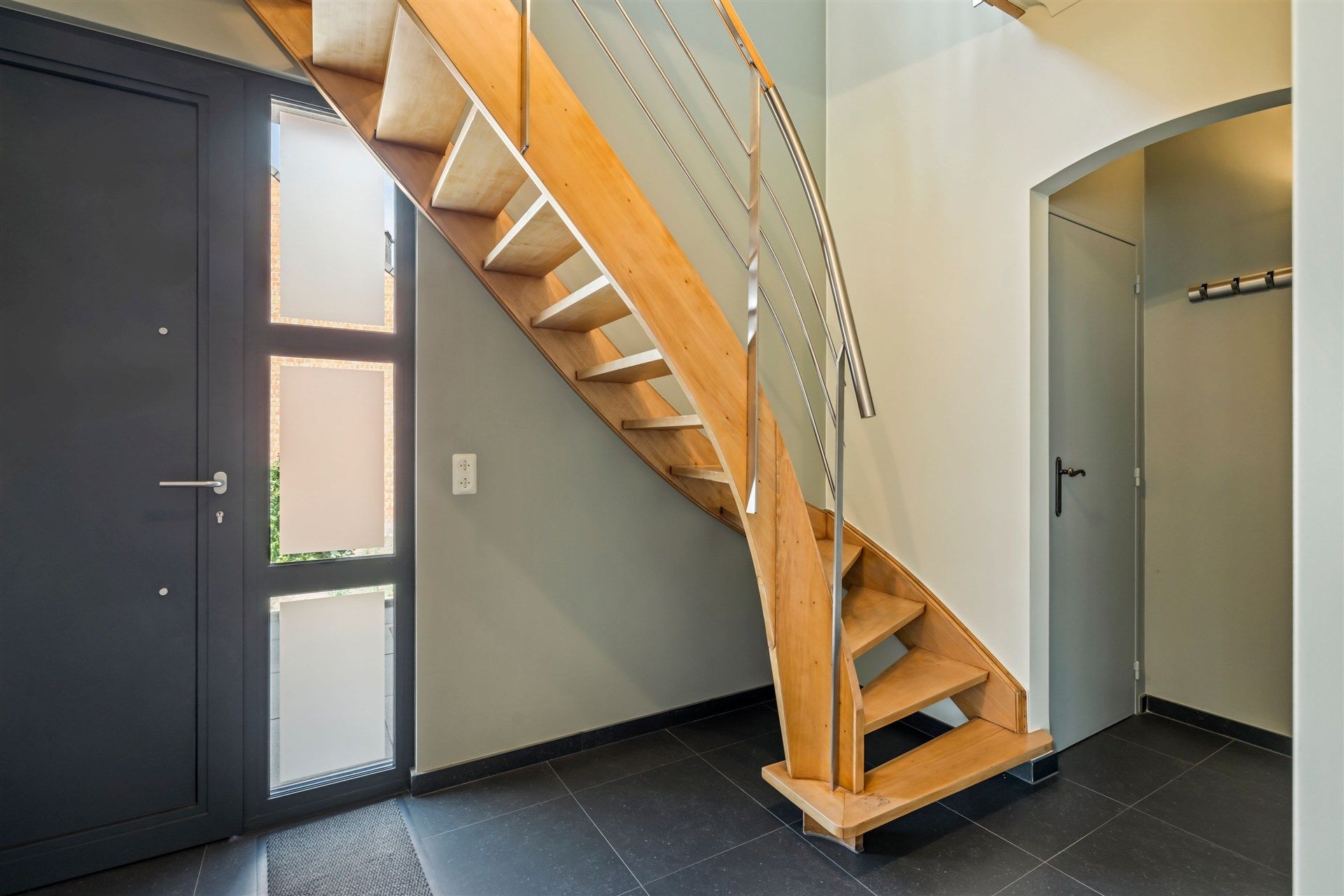 Instapklare gezinswoning met 3 slaapkamers nabij het centrum foto 4