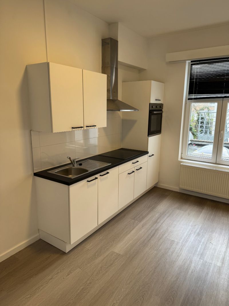 Volledig gerenoveerd  1-slaapkamerappartment foto 8