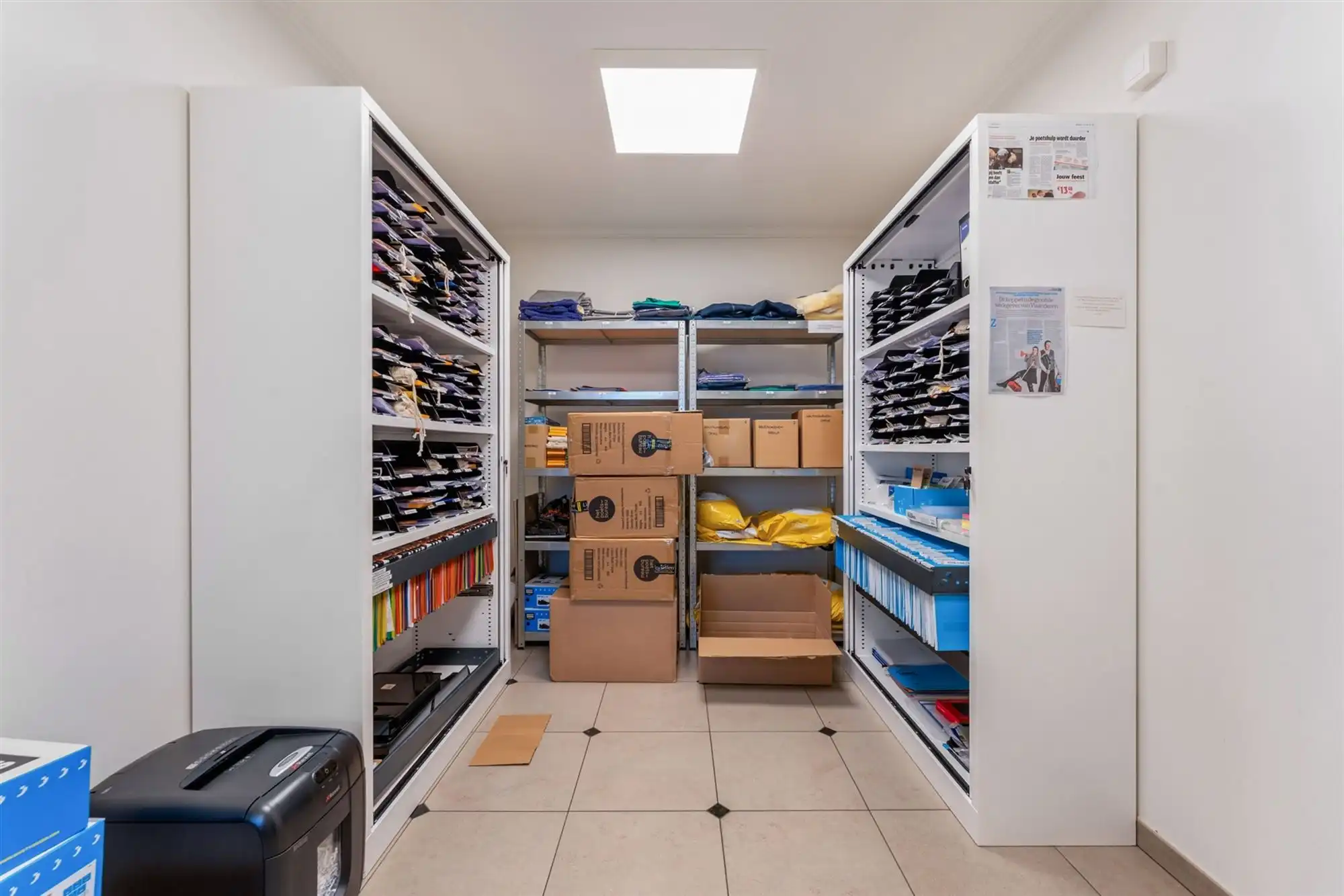 HANDELSPAND MET GOEDE VISIBILITEIT EN RUIME PARKING MET BOVENLIGGEND APPARTEMENT IN HEUSDEN-ZOLDER foto 5